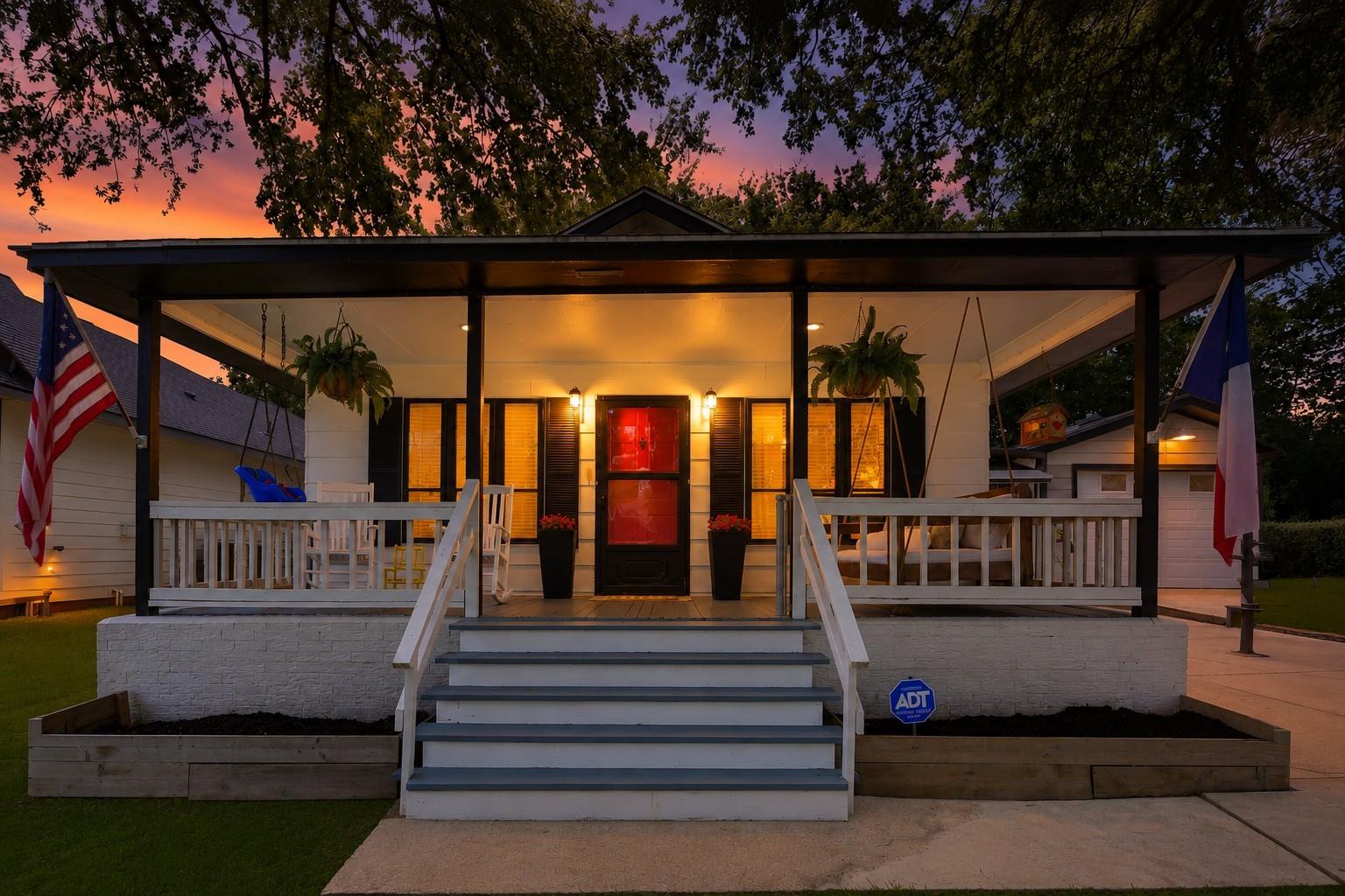10707 Hillside Drive — photo