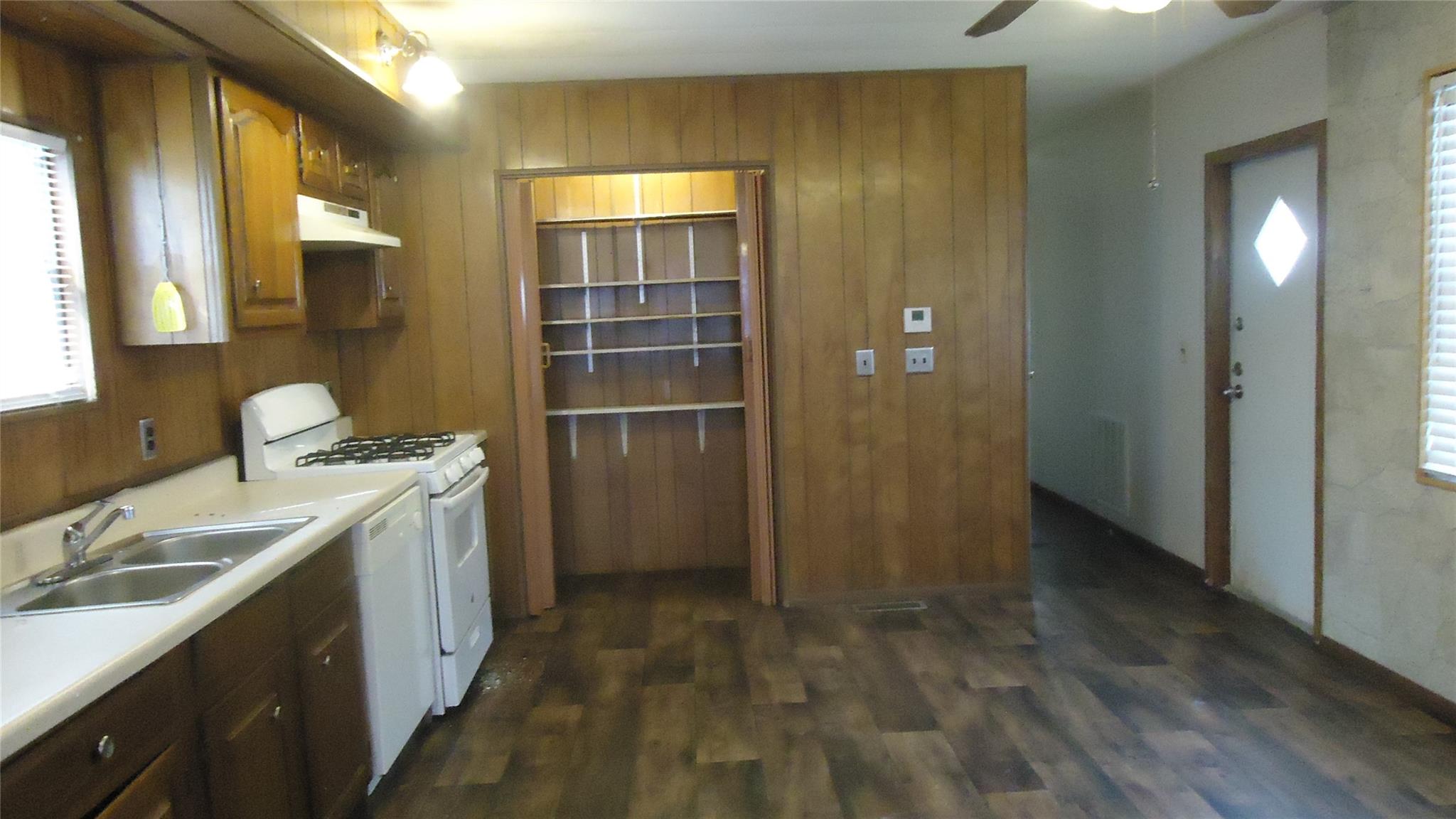 106 Gossett Street #a — photo