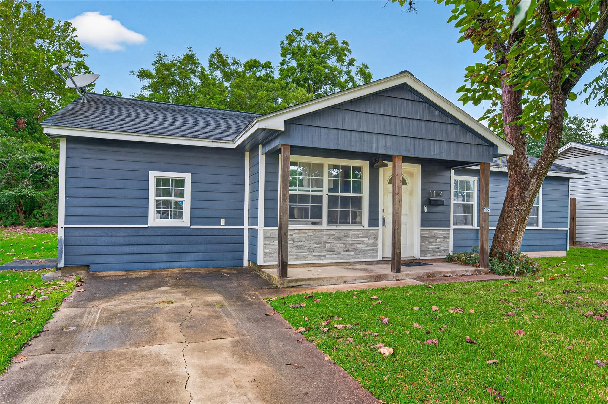 1114 Woodbine Drive — photo