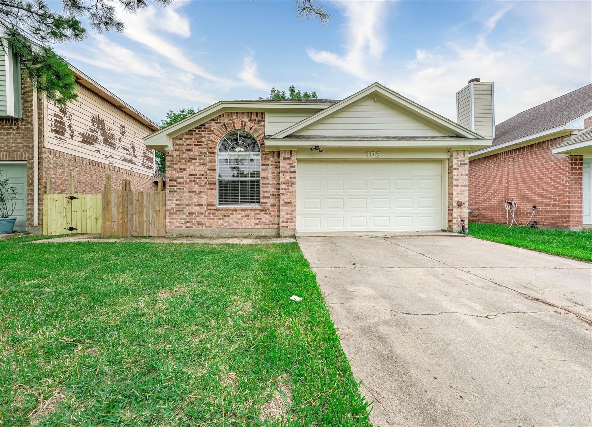 103 Avocado Street — photo