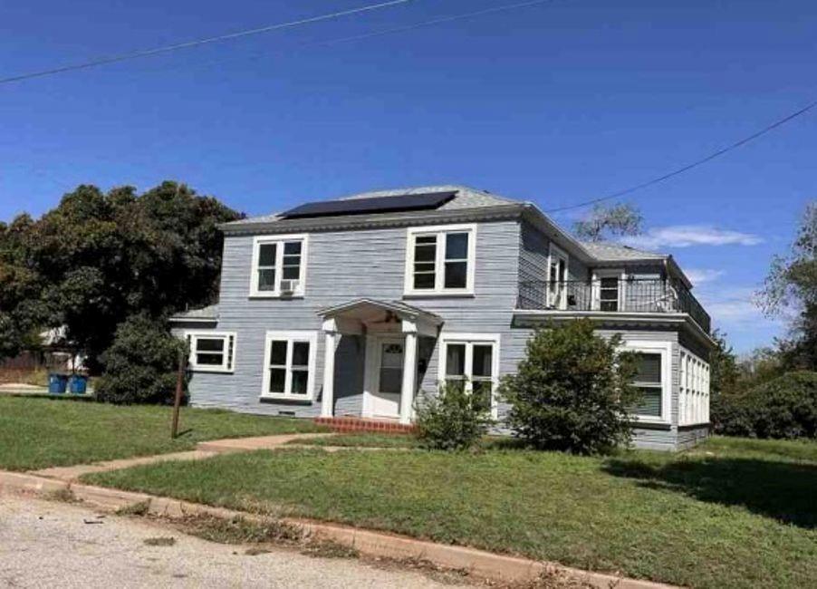 801 Thomas Street — photo