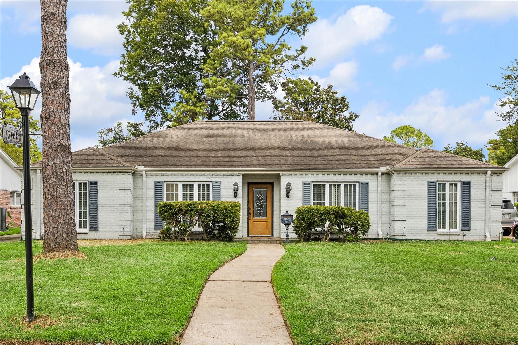 10018 Overbrook Lane — photo