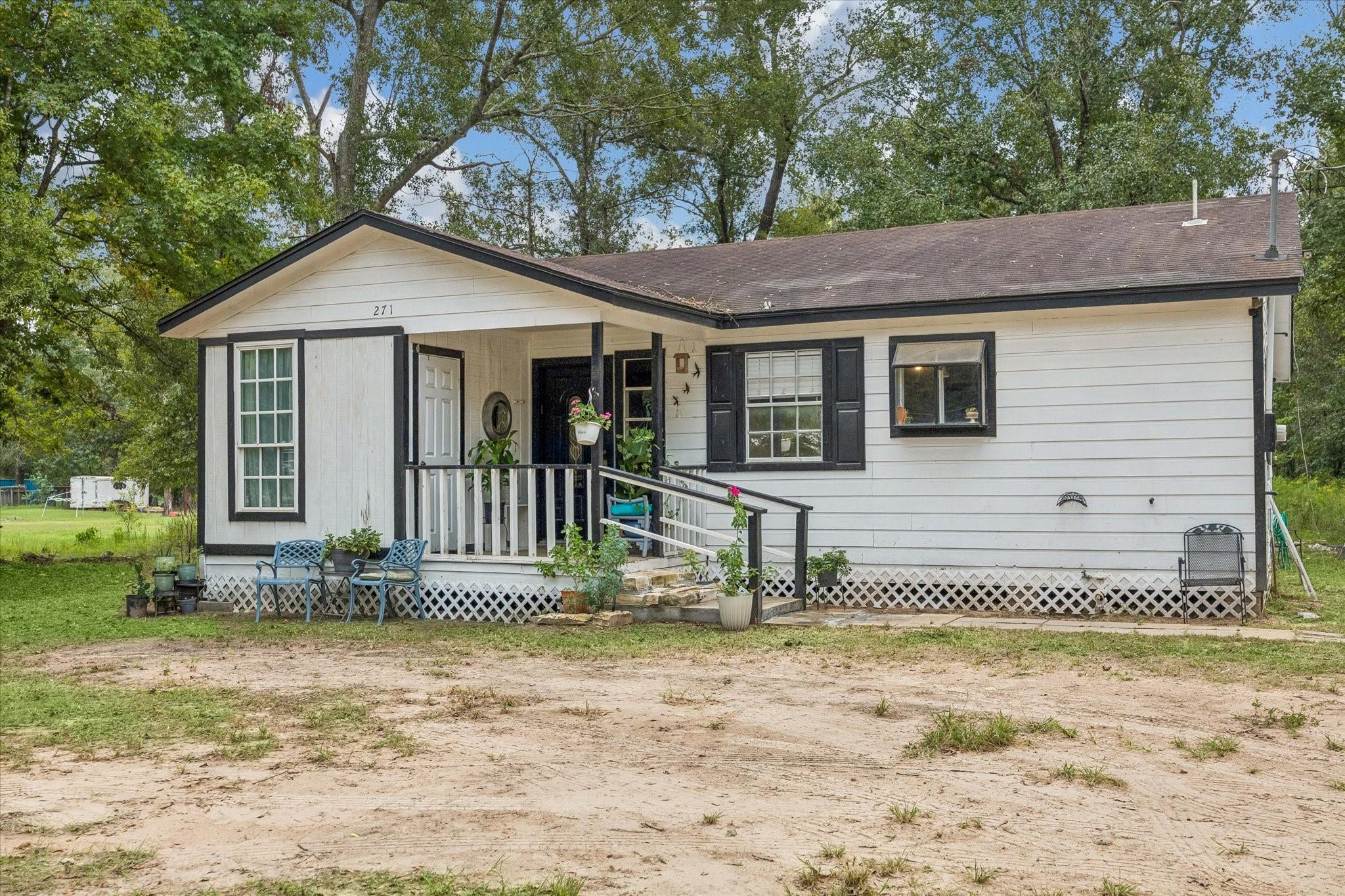 271 Trails End Drive — photo