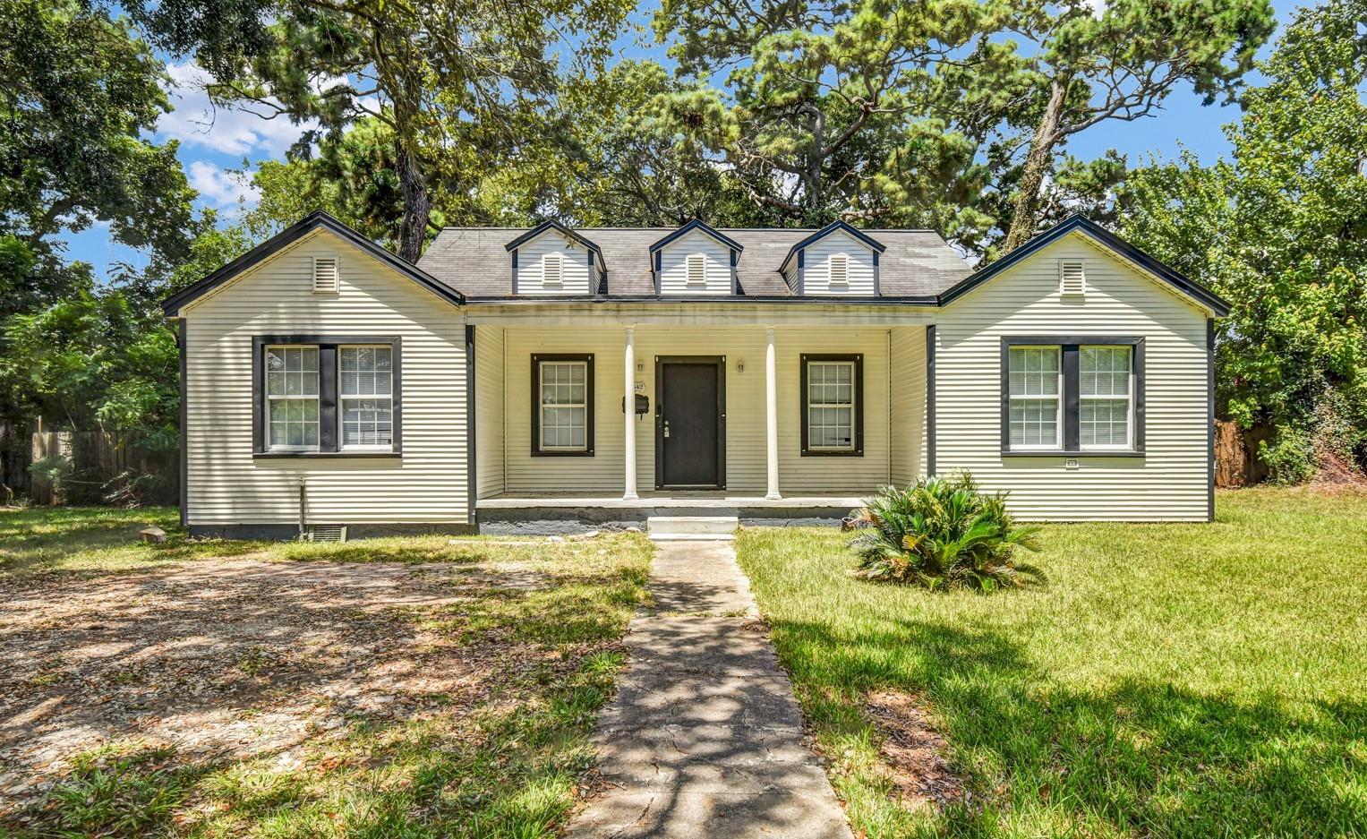 2642 Cedar Drive — photo