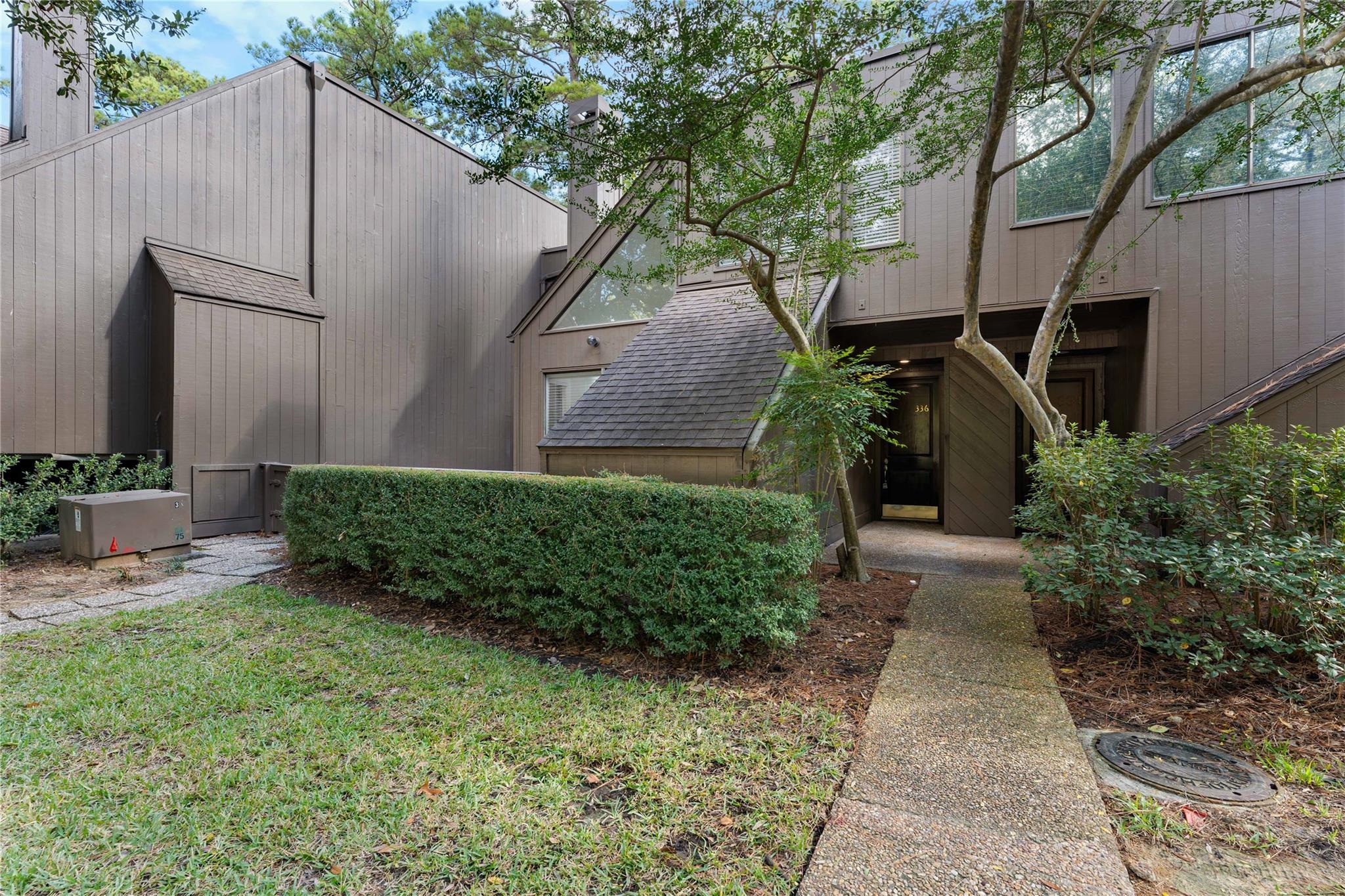 336 Litchfield Lane — photo