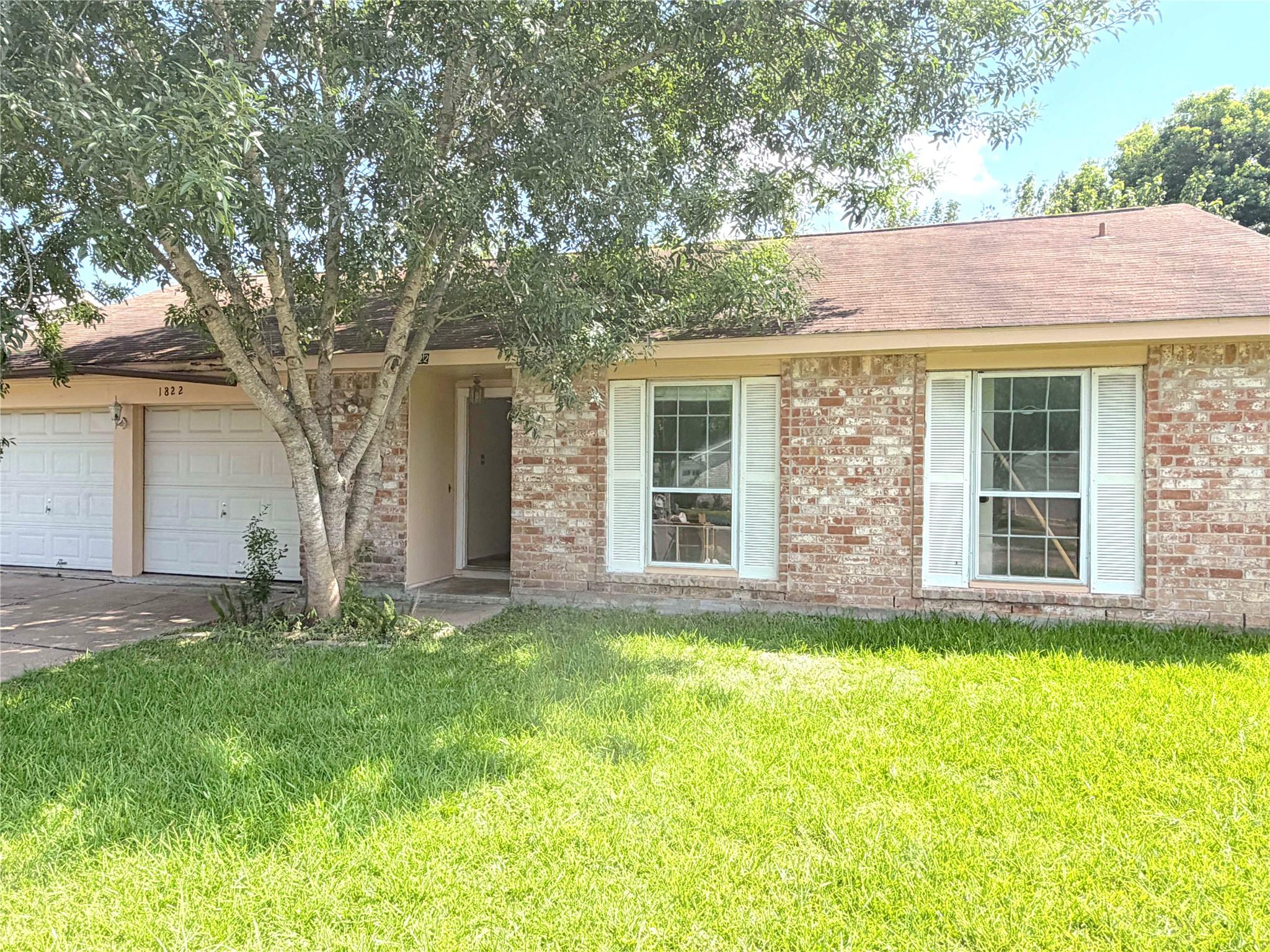 1822 Oaklawn Street — photo