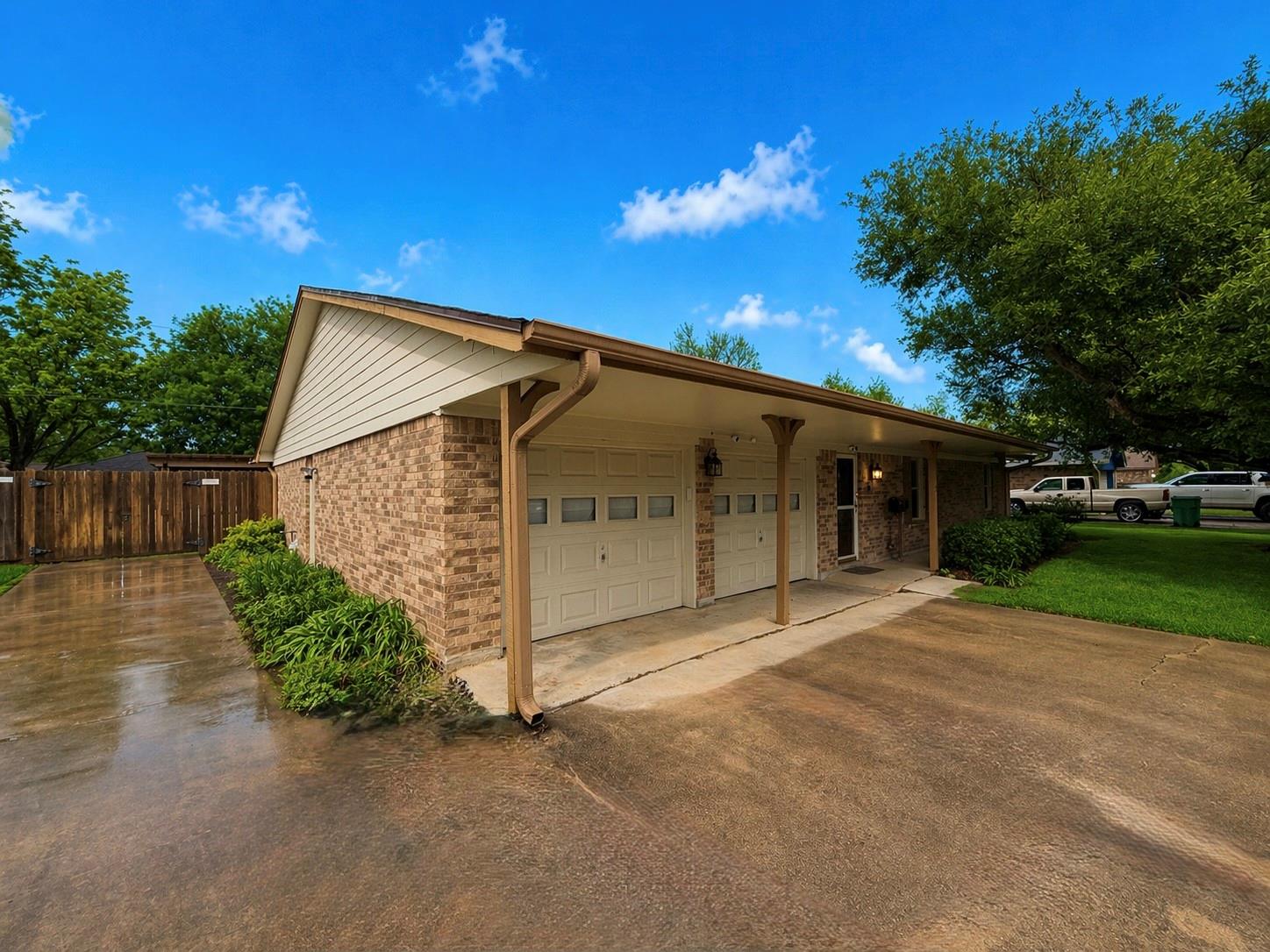 913 Cannan Drive — photo
