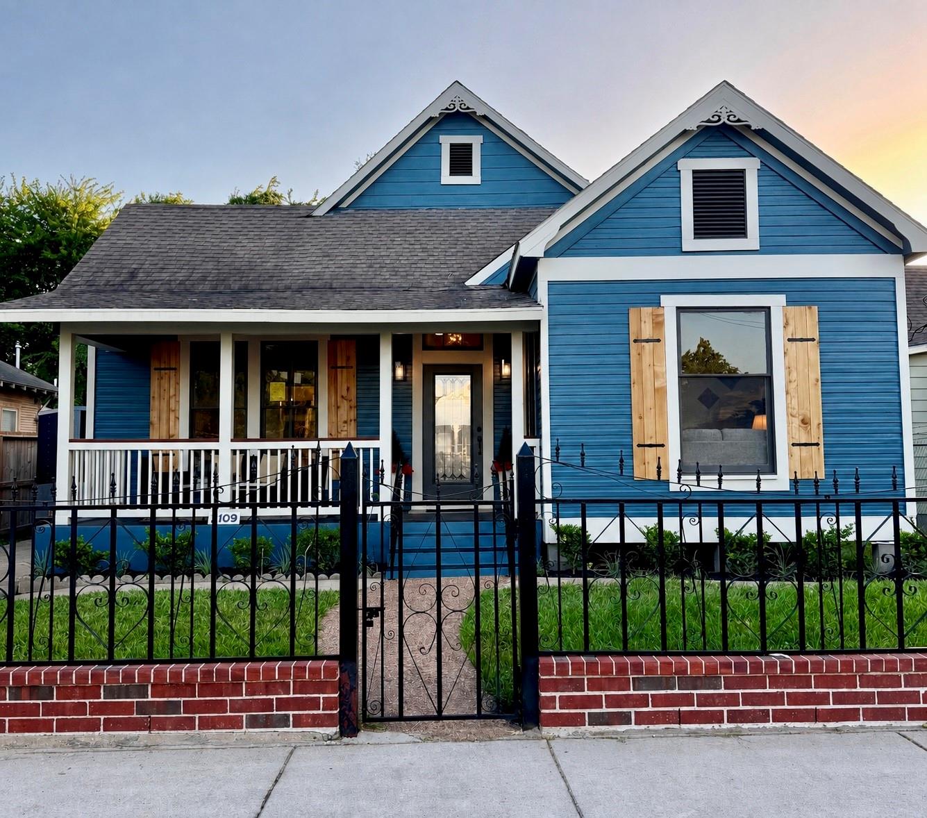 2109 Gentry Street — photo