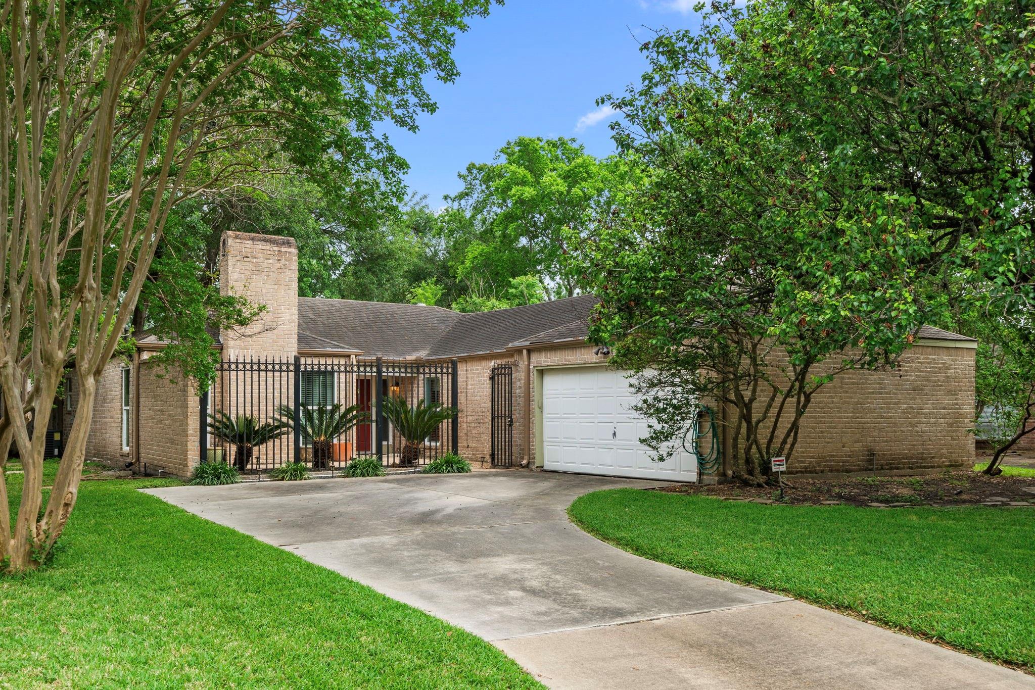 2103 Cherry Bend Drive — photo