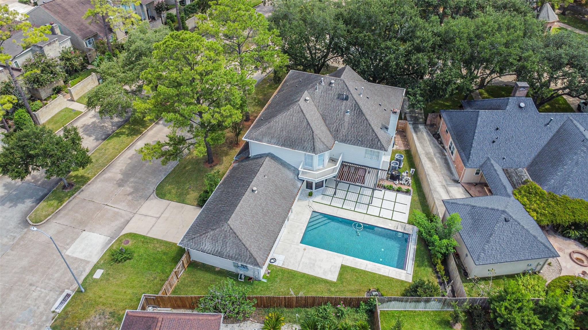 502 Lee Shore Lane — photo