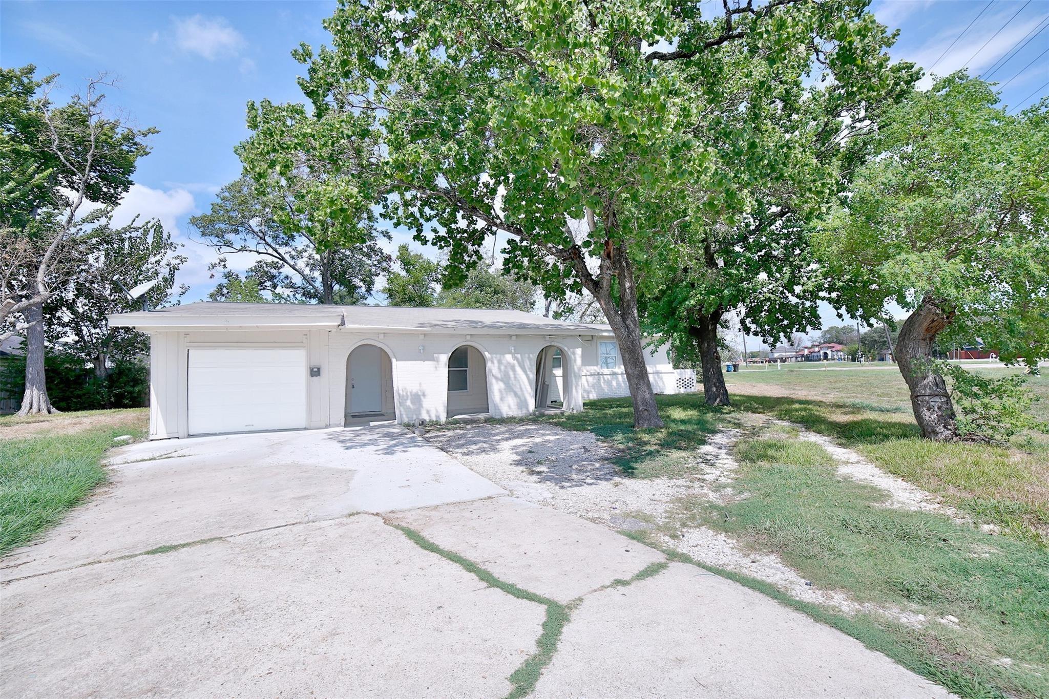 575 Pecan Drive — photo