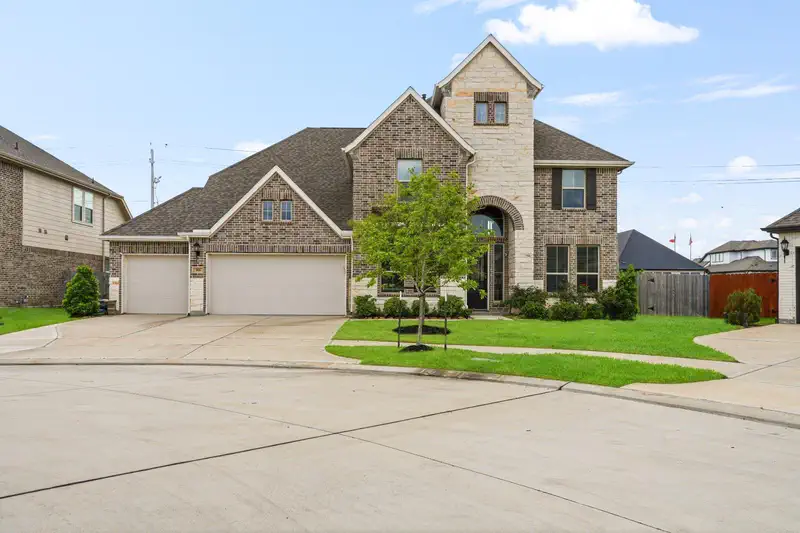 702 Hooks Trail — photo