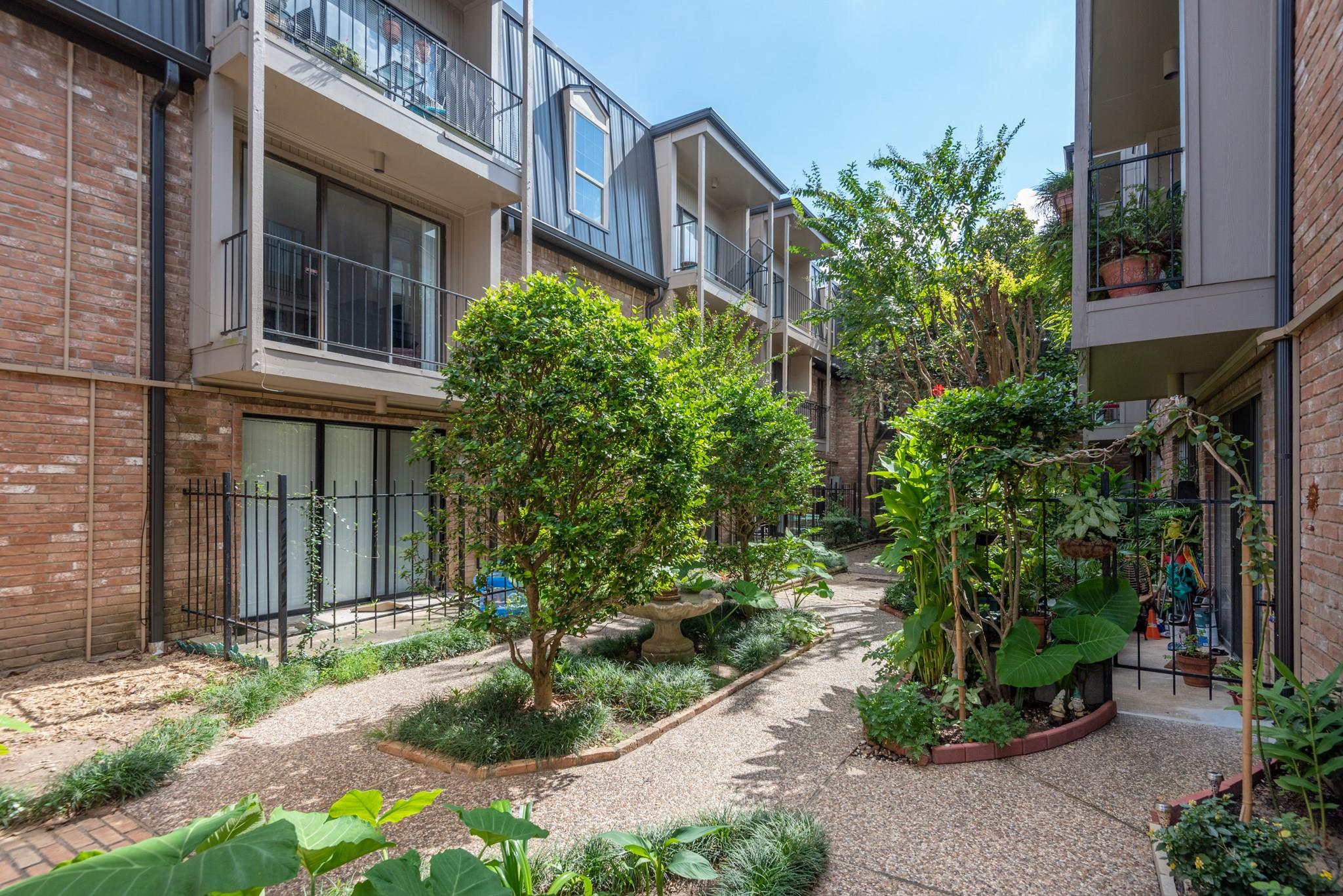 2400 N Braeswood Boulevard #220 — photo