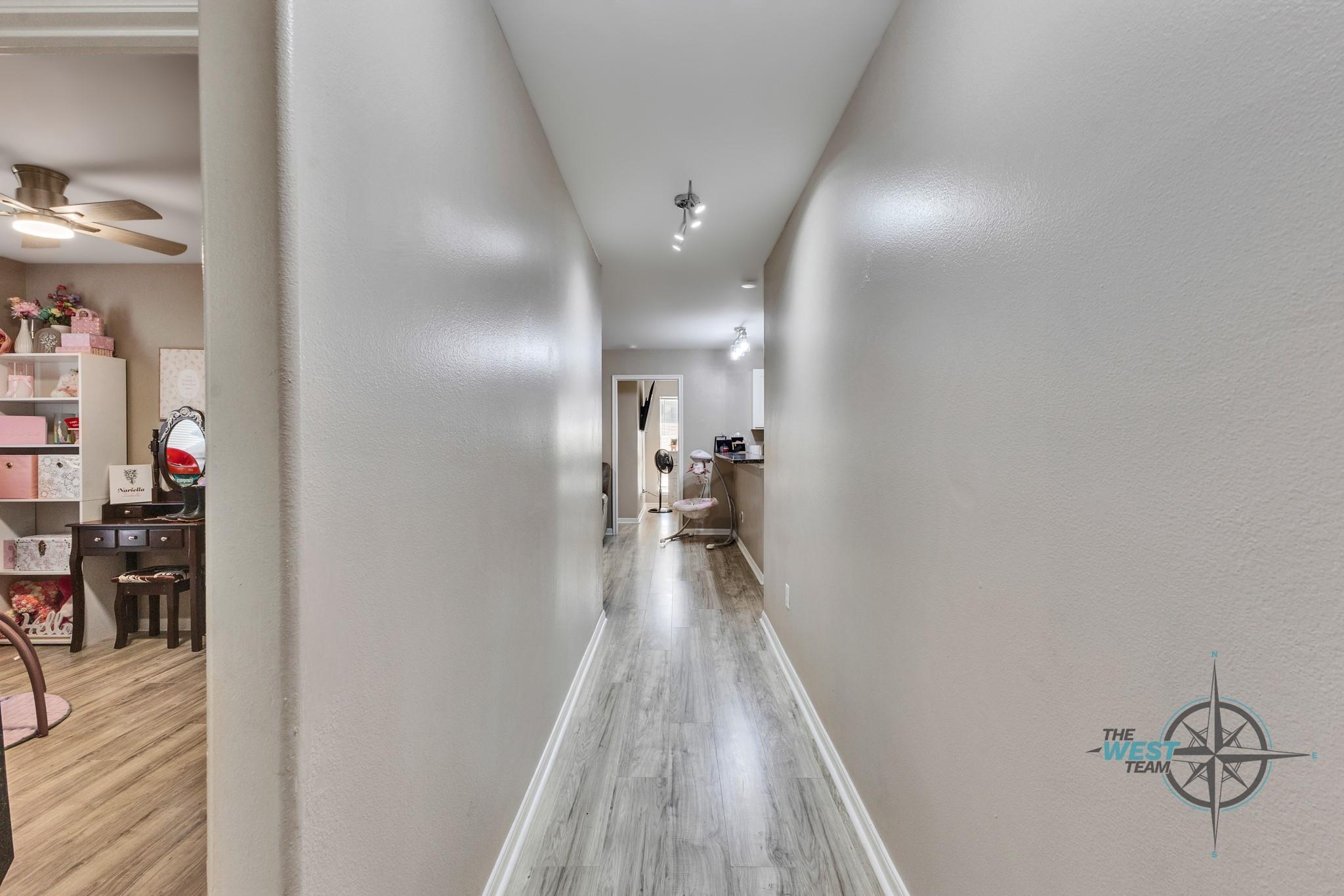 8825 E Buffalo Circle, Willis, TX 77378 — photo 2