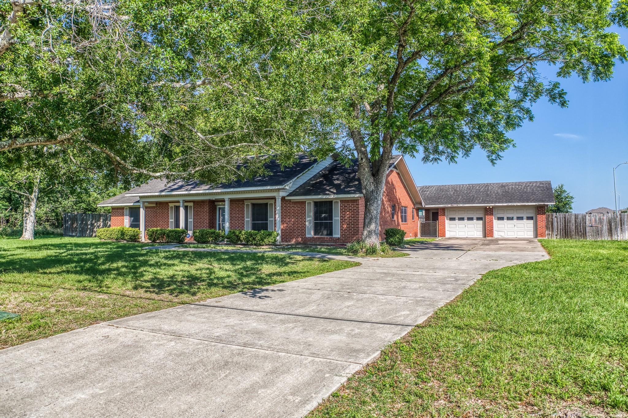 1687 Eagle Lake Road — photo