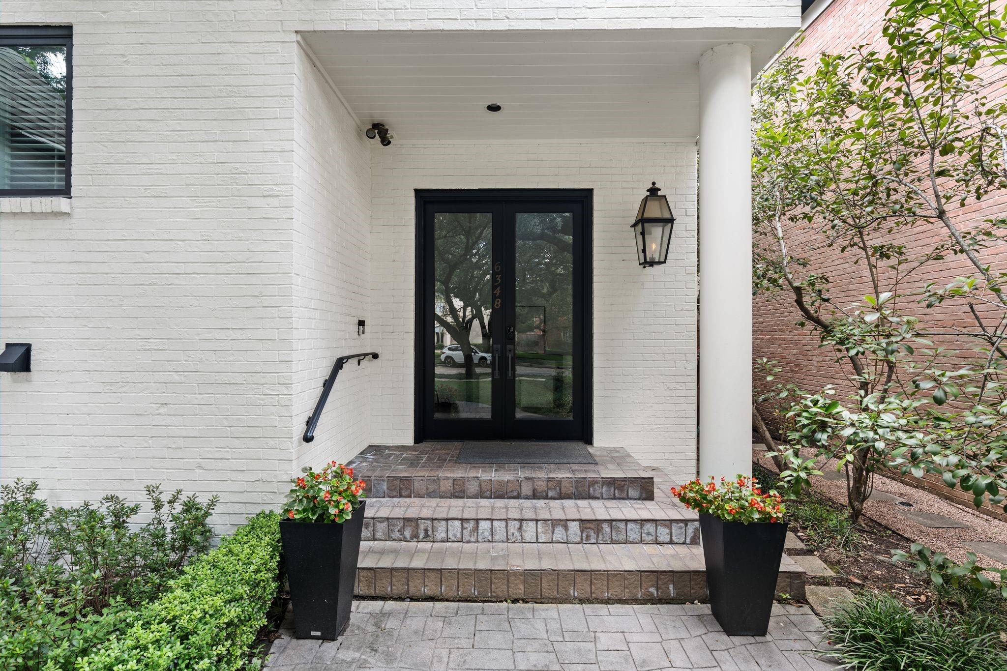 6348 Vanderbilt Street — photo