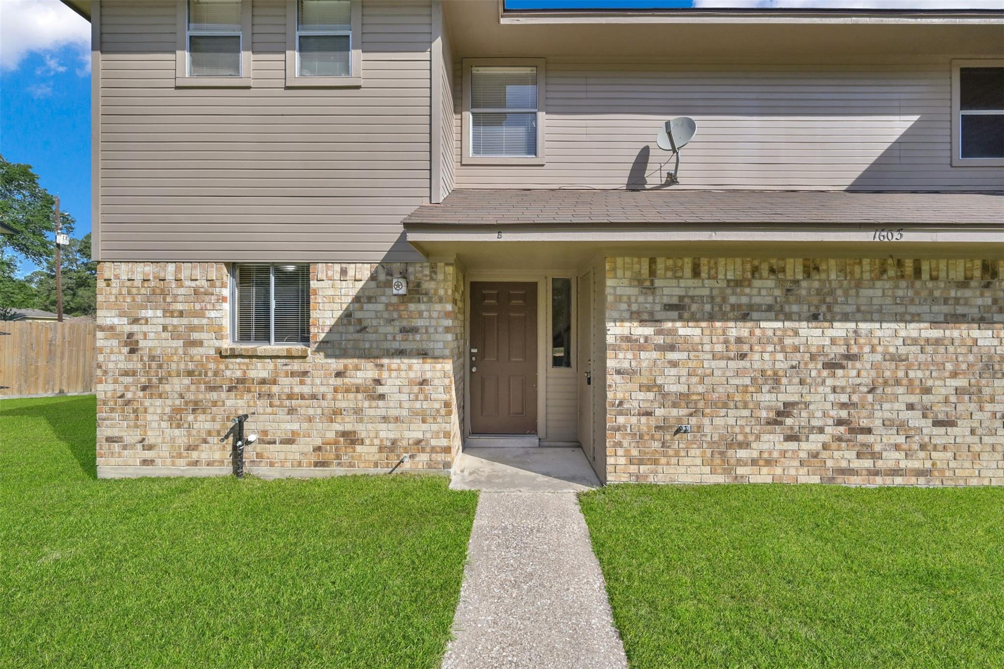 1603 Hazelwood Street Street #B — photo