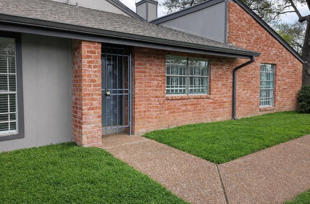 5815 Village Forest Court — photo