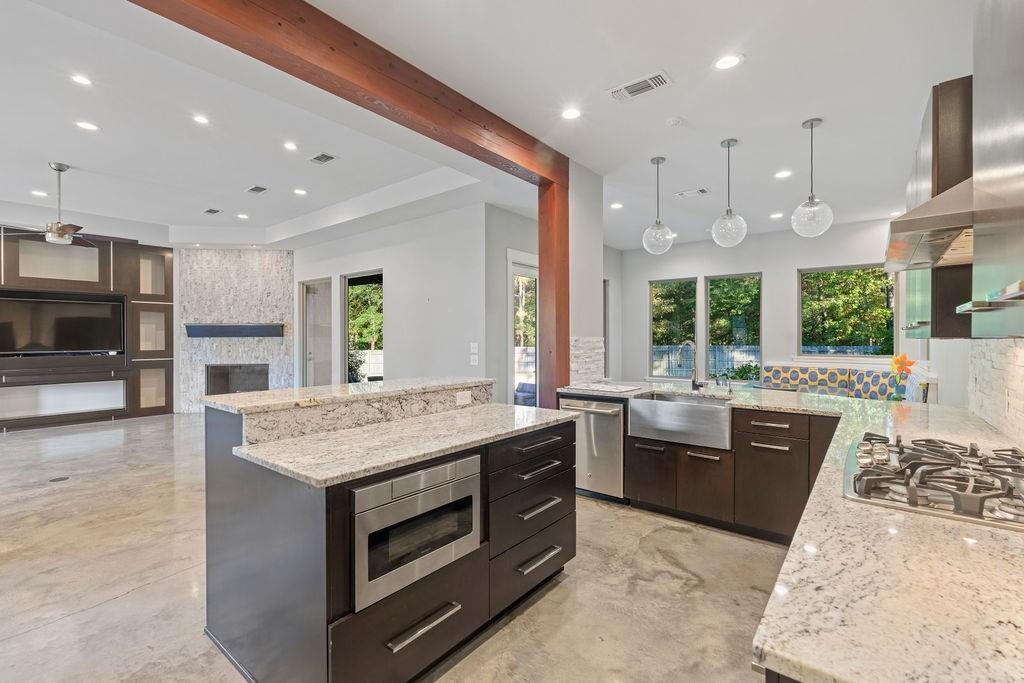 210 Mission Hills Drive — photo