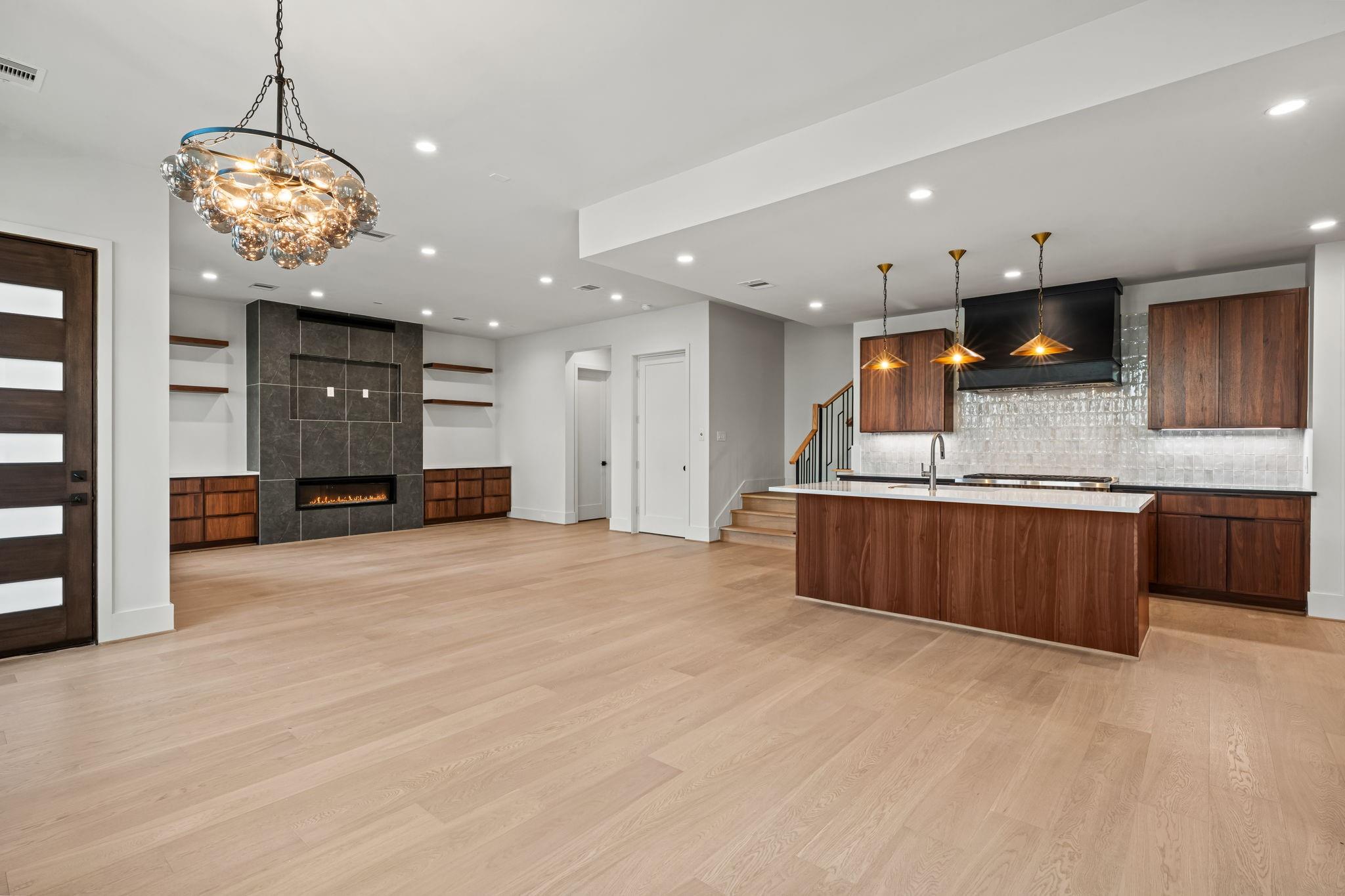 5409 Chevy Chase #a — photo