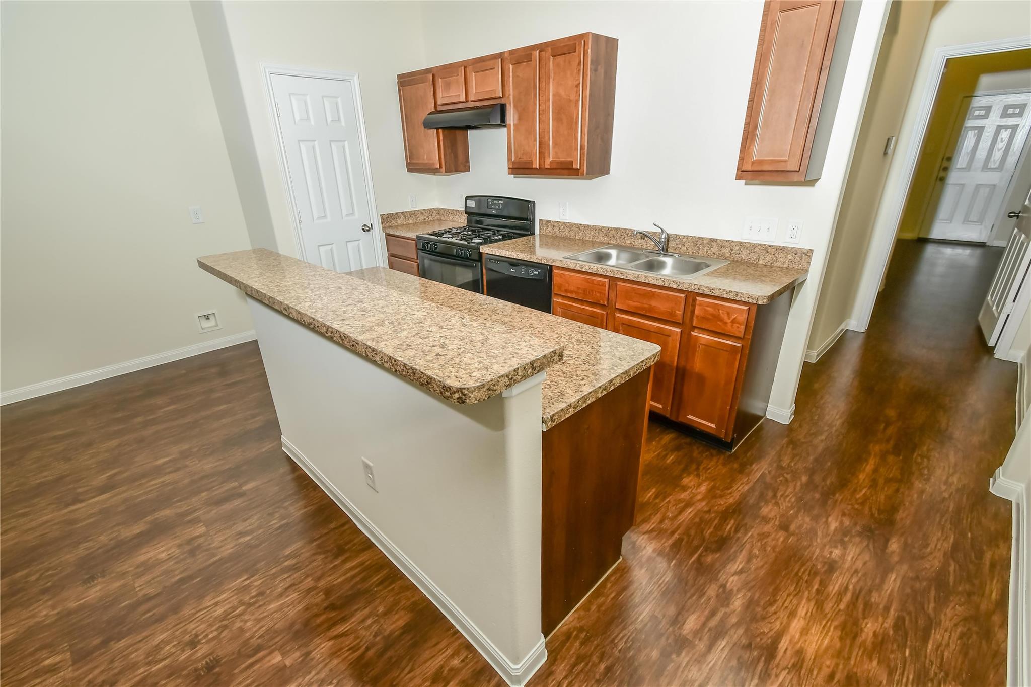 5546 Plantation Forest Drive — photo