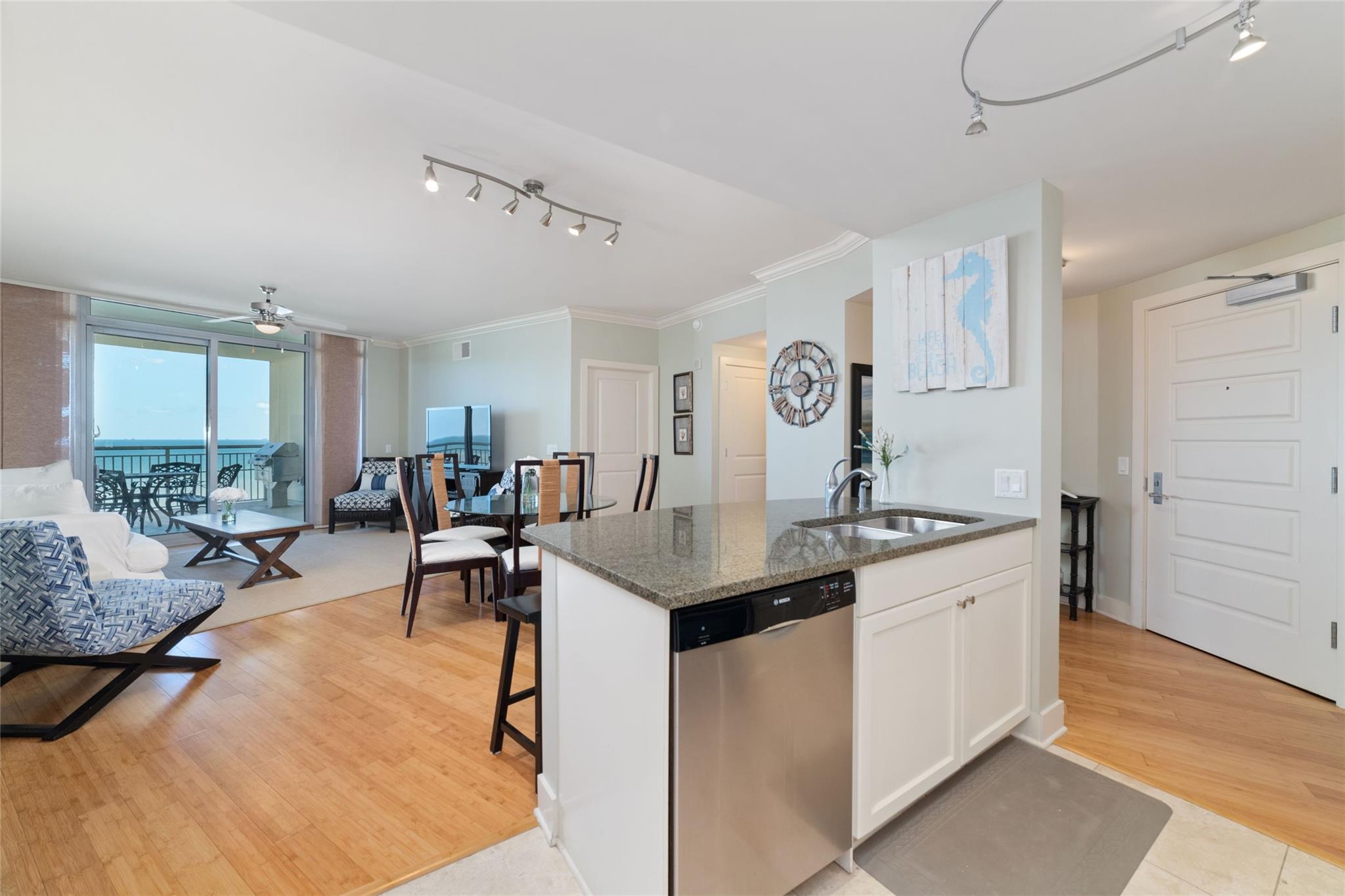 801 E Beach Drive Unit Tw1004 — photo