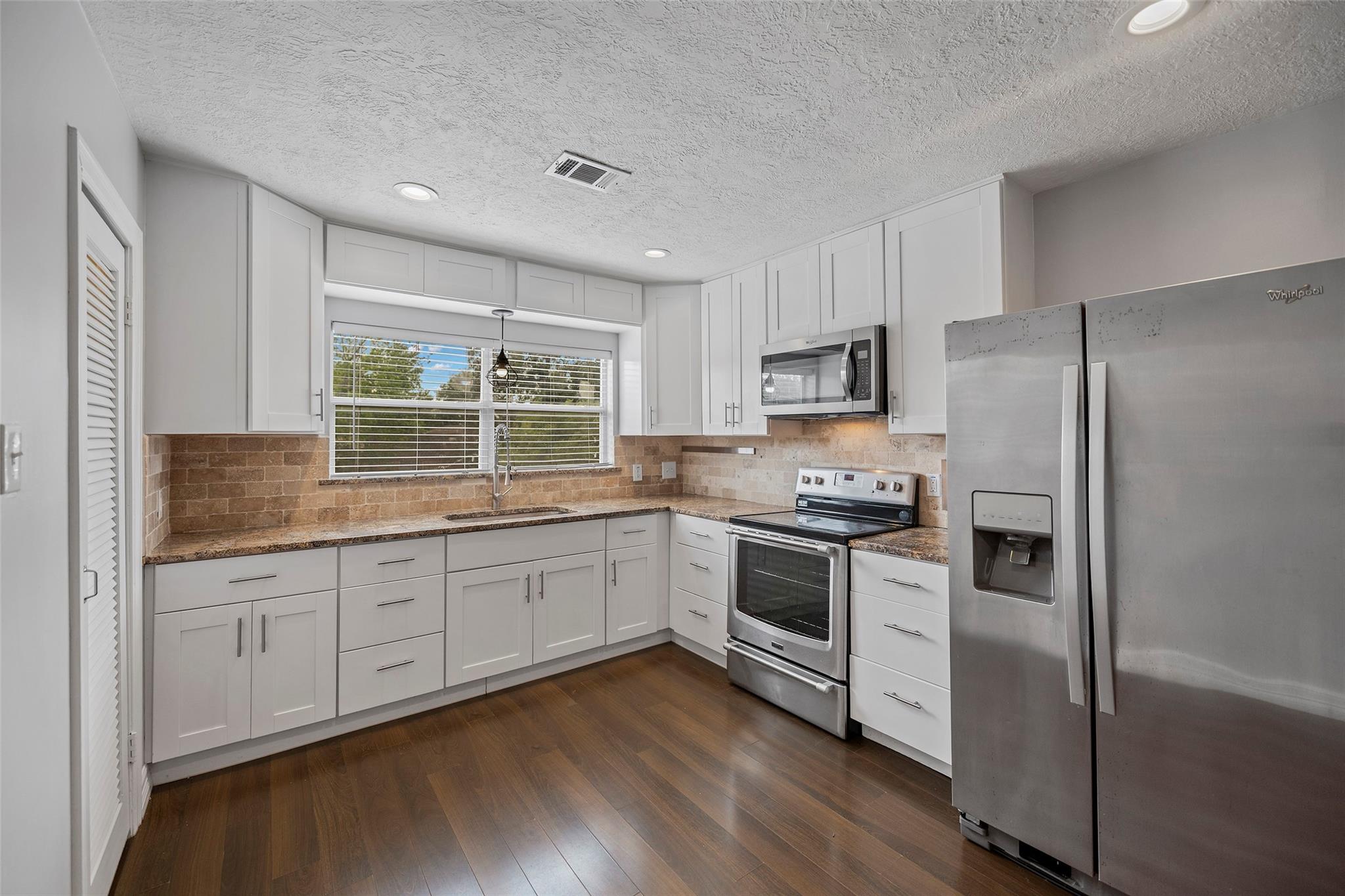 6918 Irvington Boulevard #B — photo