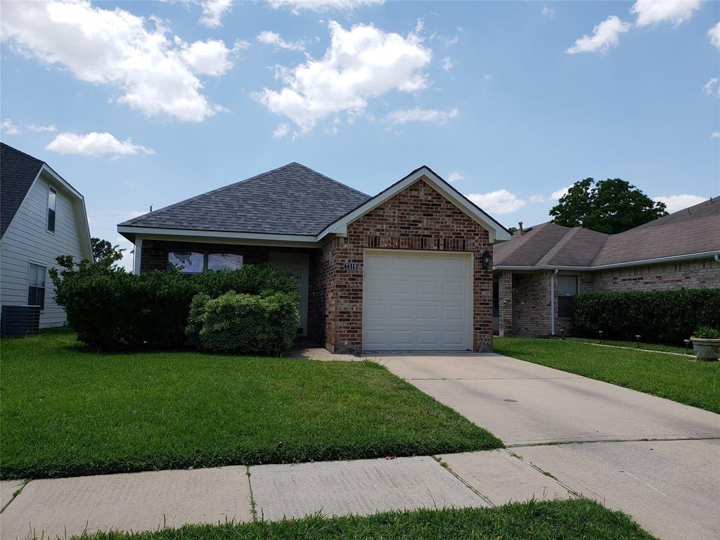 7319 Village Lake Drive — photo