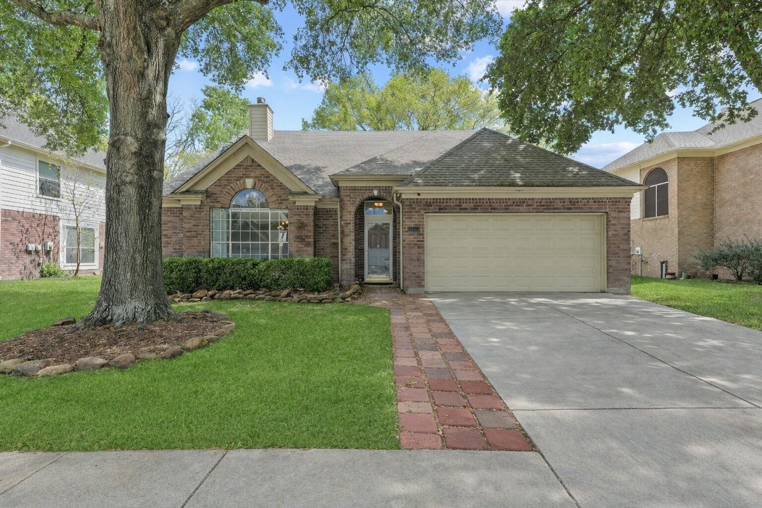 14518 Huntmont Drive — photo