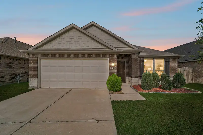7331 Cypress Pin Oak Drive — photo