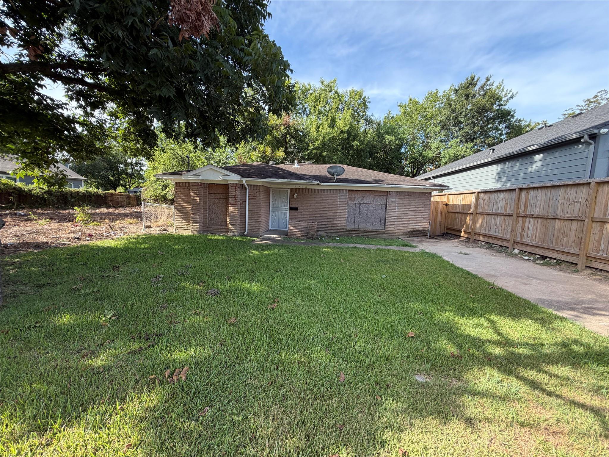 3704 Seabrook Street — photo