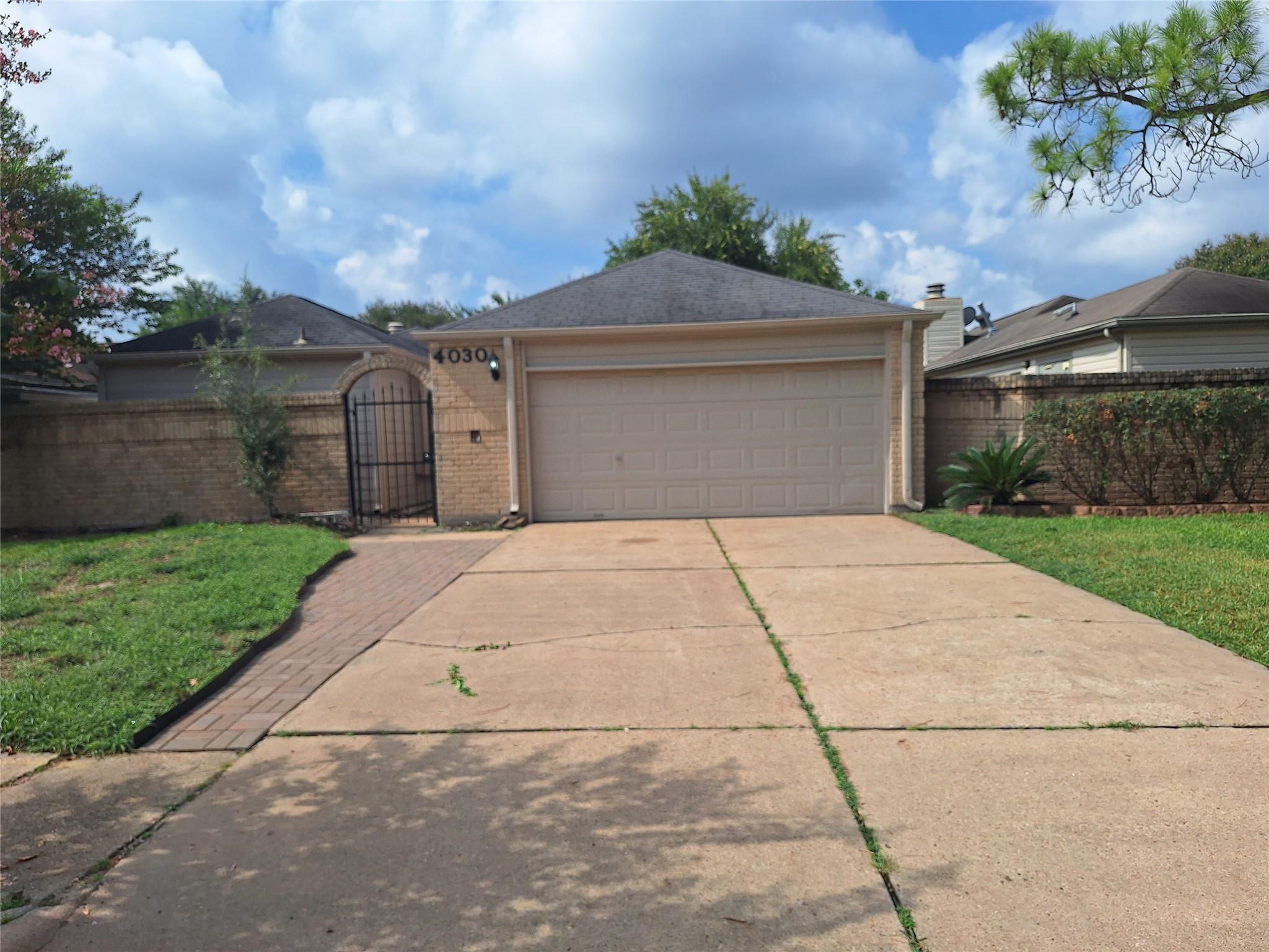 4030 Knoll Glen Drive — photo