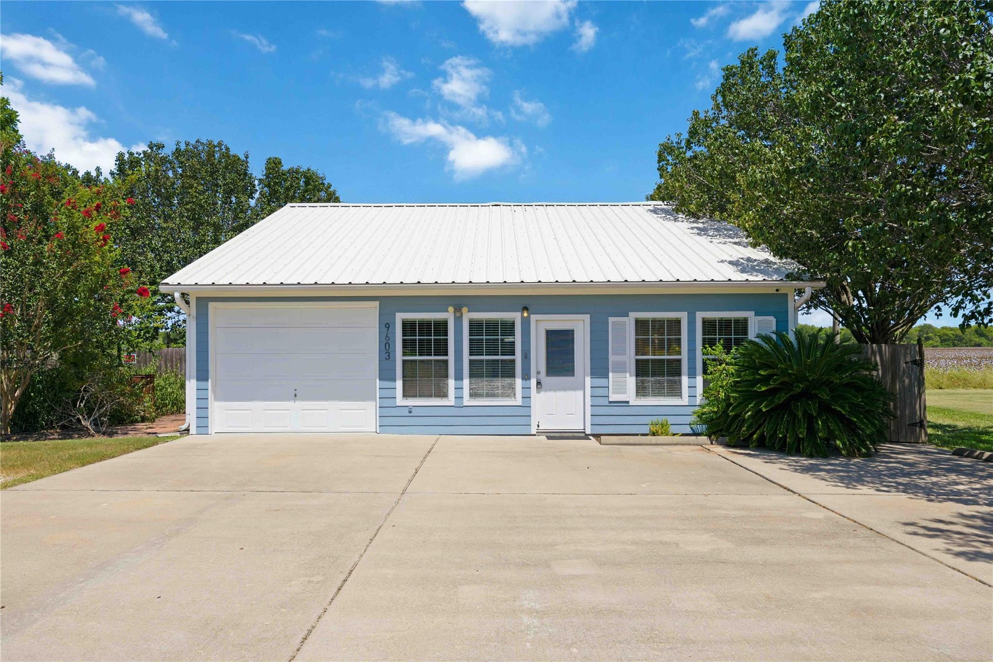 9603 Surrey Lane — photo
