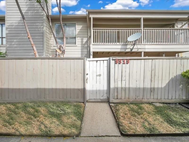 9519 Pagewood Lane #9519 — photo