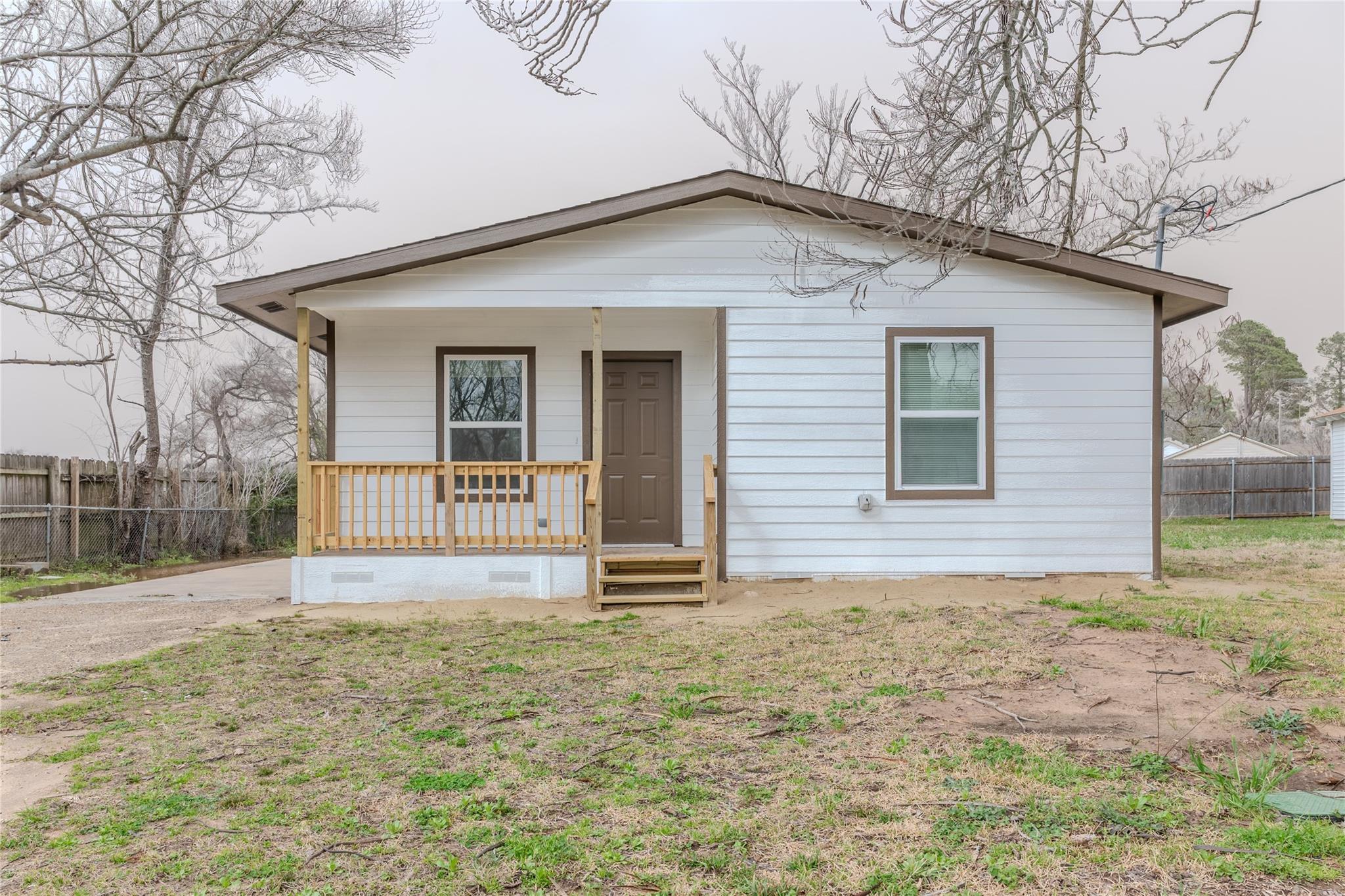 729 N Planters Street — photo