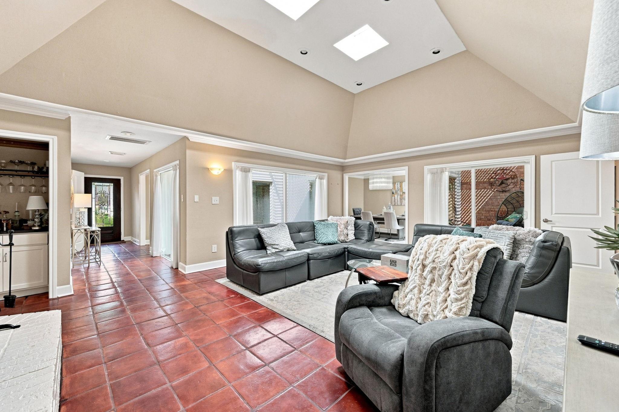419 E Fair Harbor Lane — photo