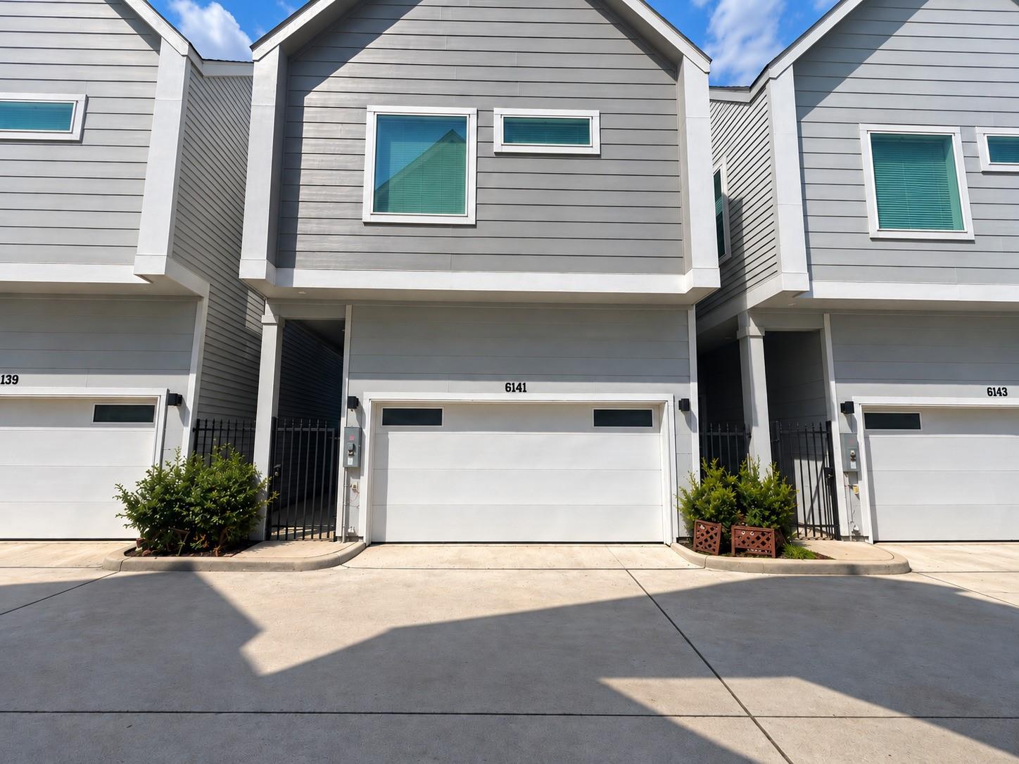 6141 W Montgomery Road — photo