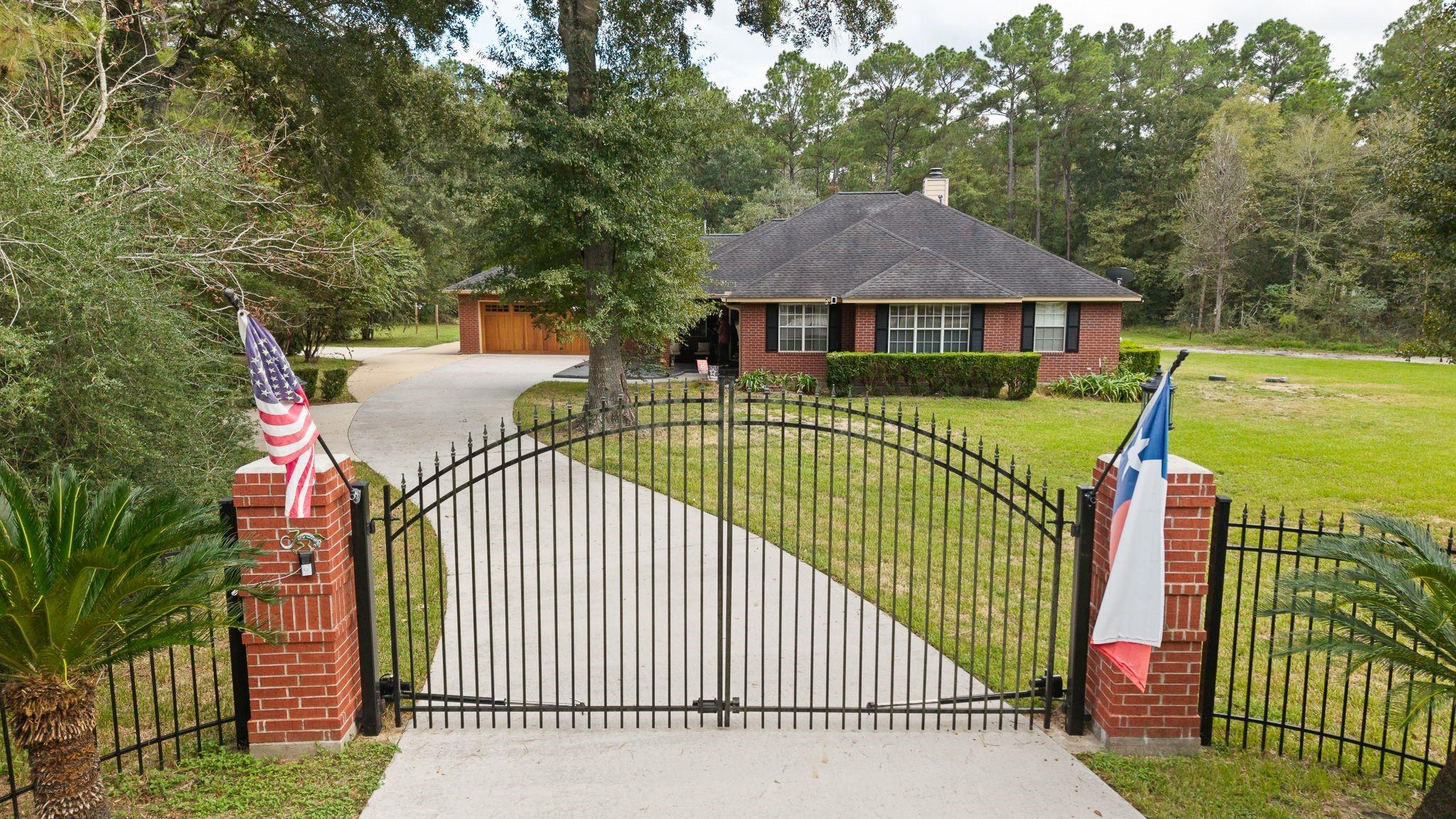 1702 Country Creek Court — photo