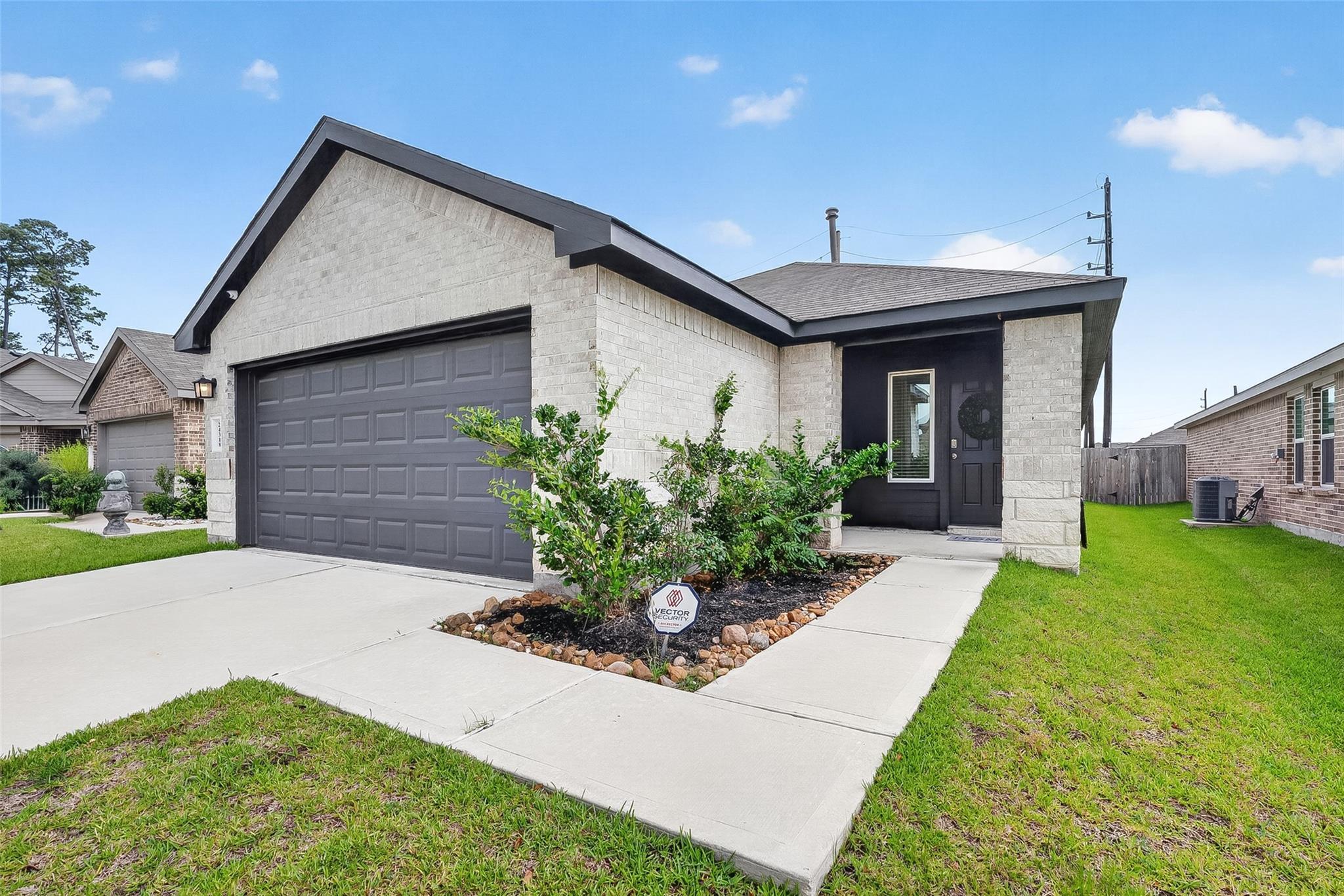 24318 Pebble Crescent Lane — photo