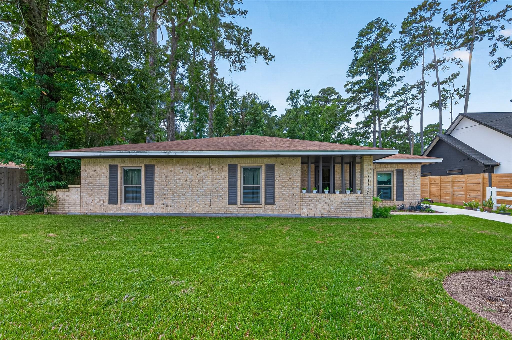 23847 Creek Wood Drive — photo