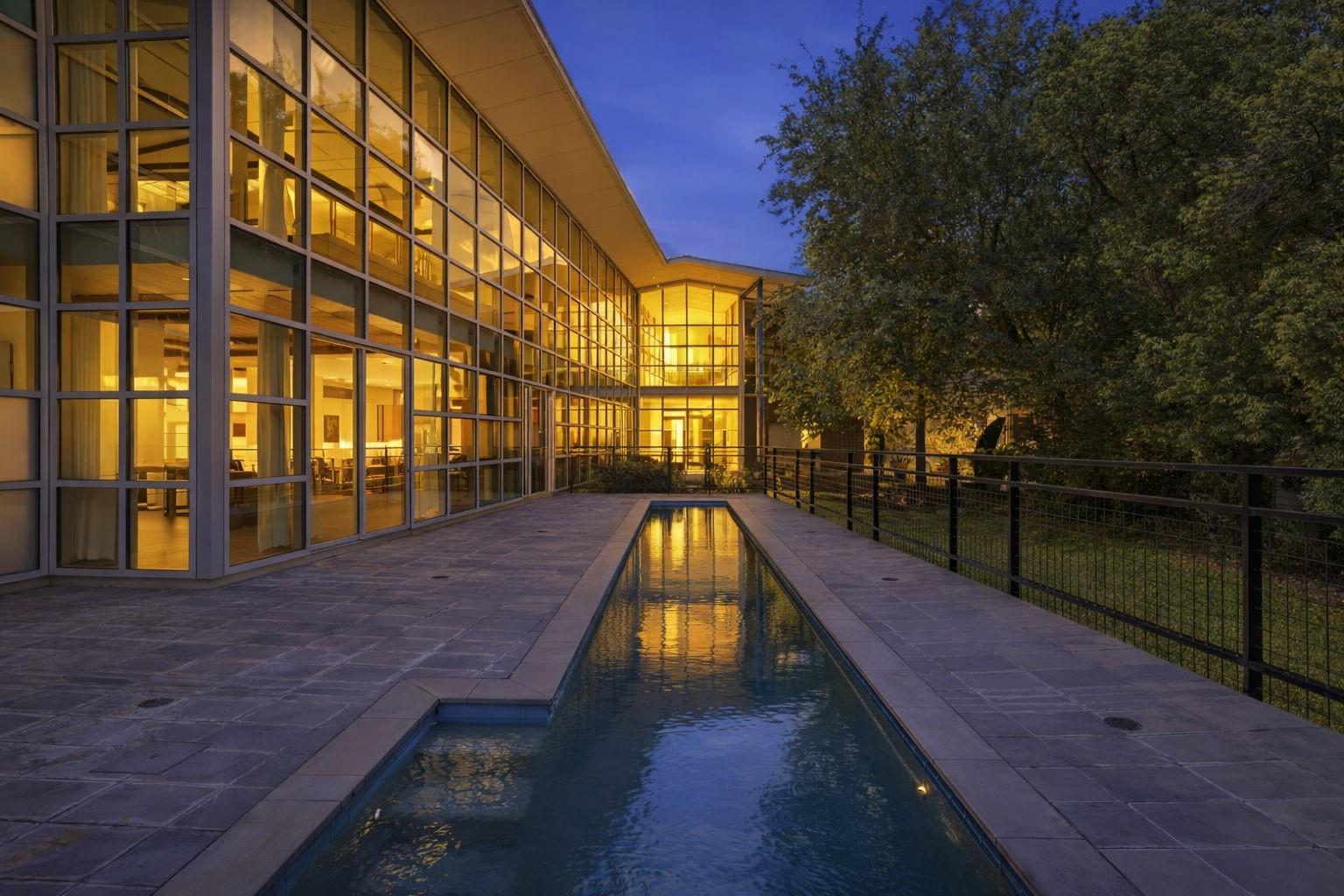 2424 White Oak Drive — photo