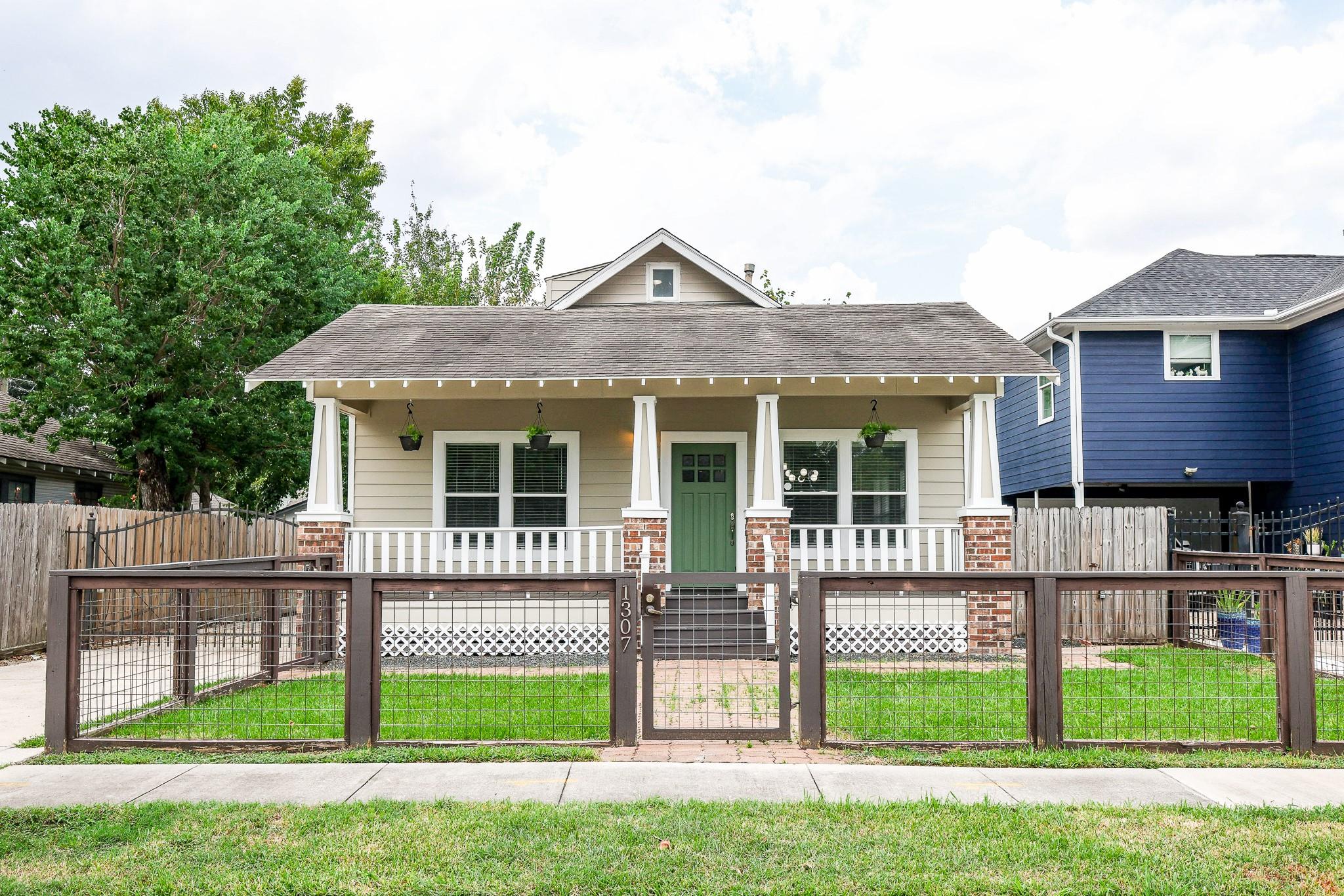 1307 Walton Street — photo
