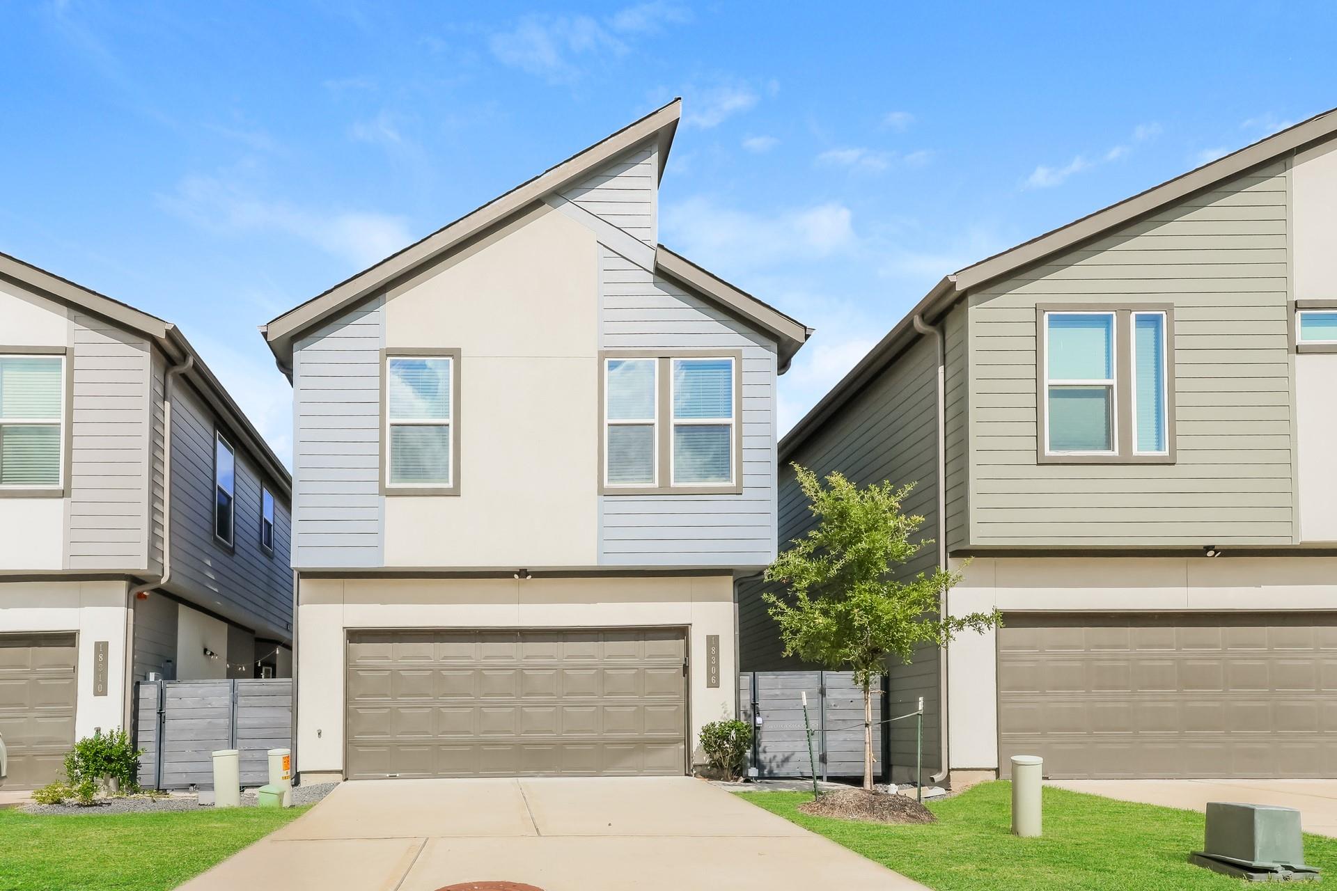 18306 W Centro Circle — photo
