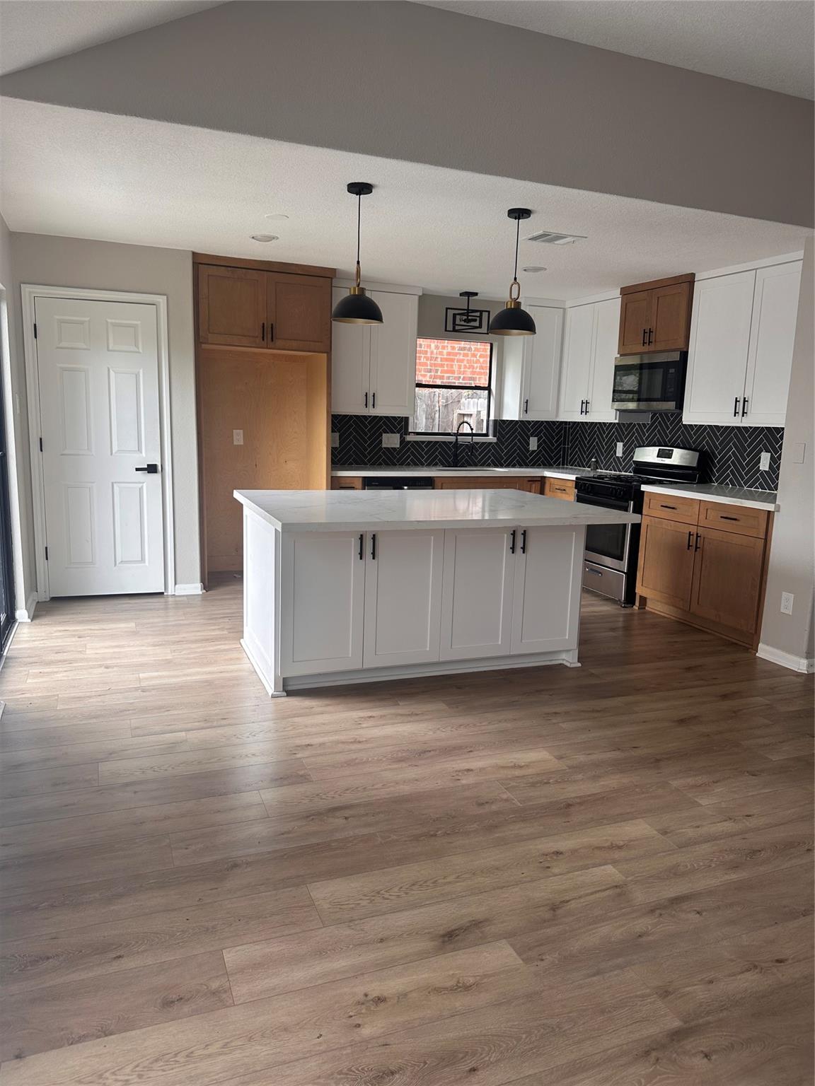 3812 Maple Drive, Conroe, TX 77302 — photo 3