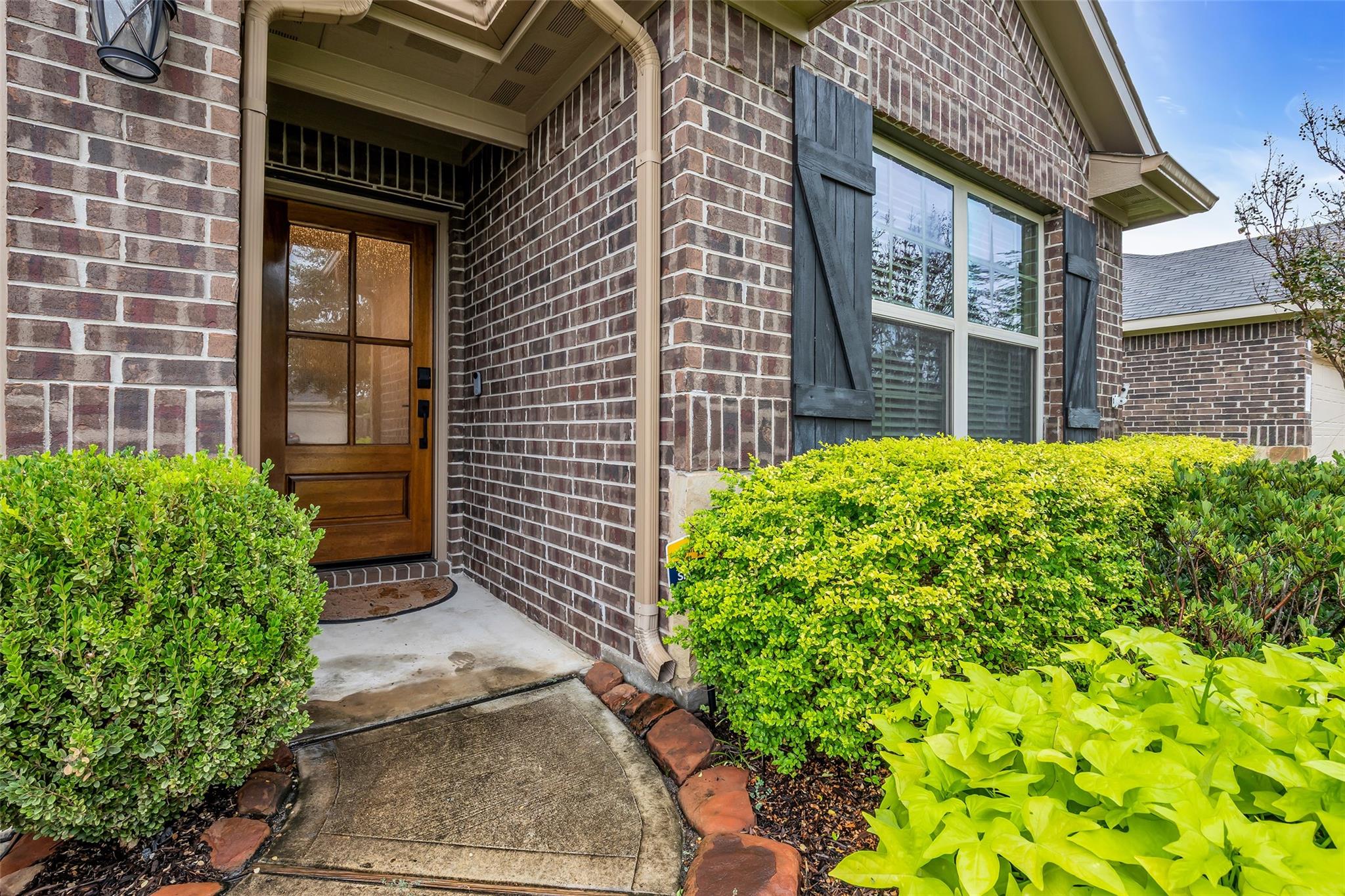 14093 Lake Crescent Drive — photo