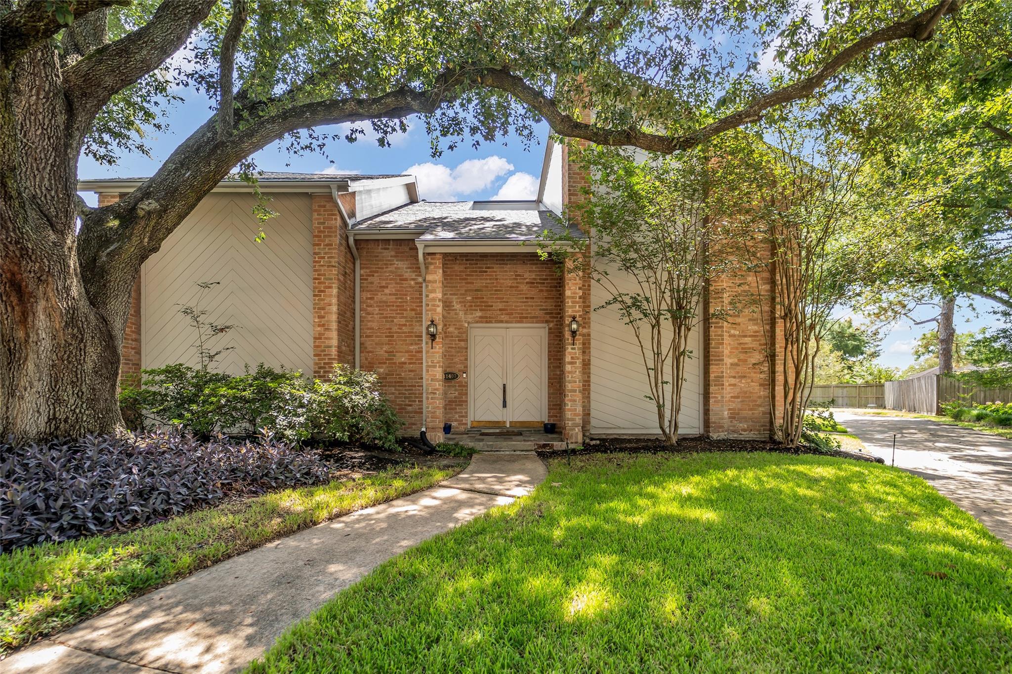 11407 Long Pine Drive — photo