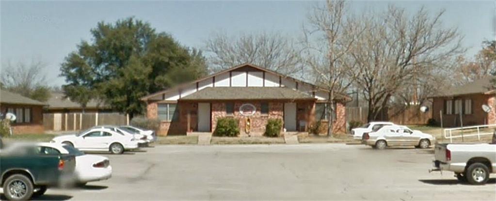137 Shirley Courts — photo