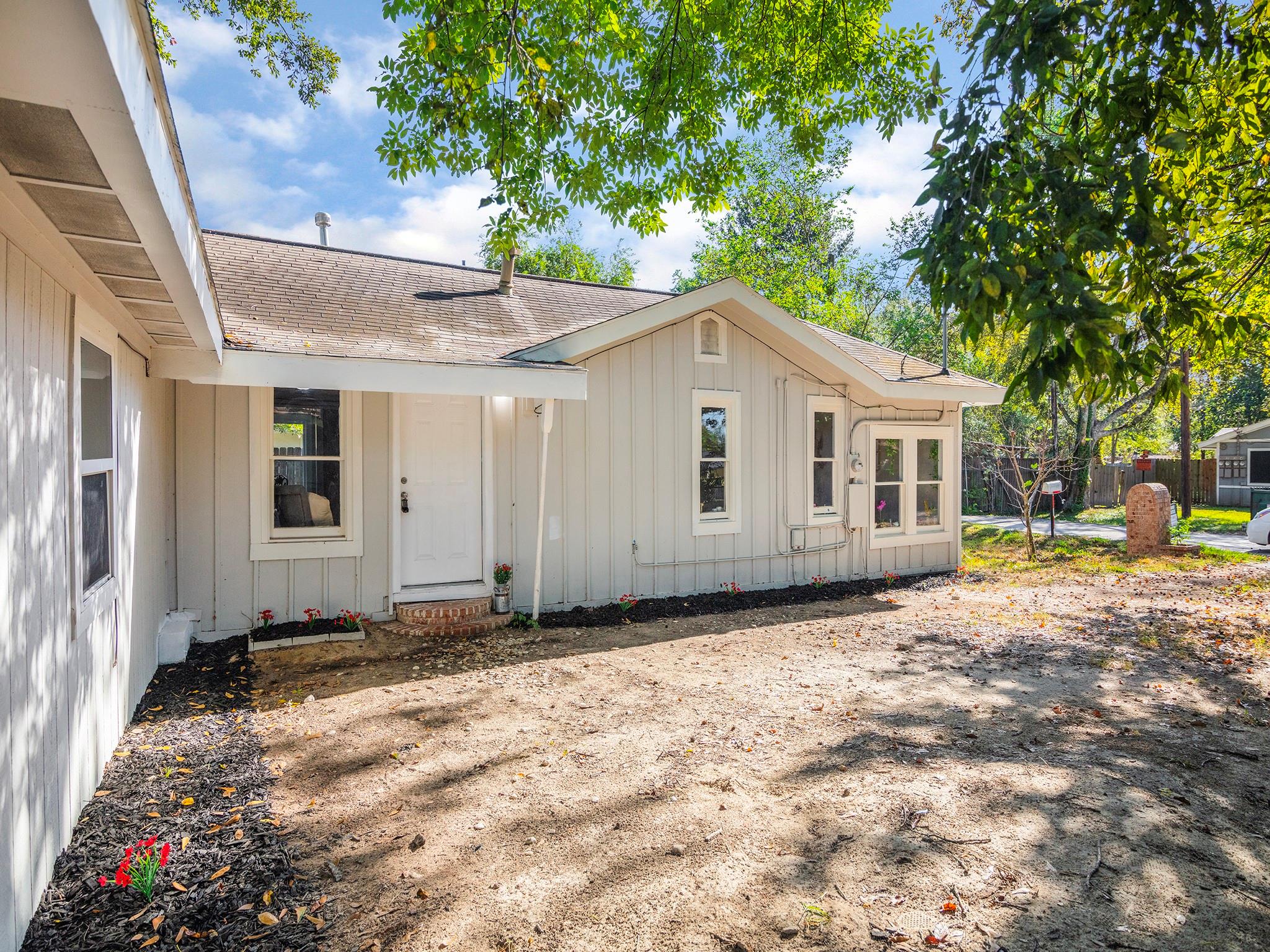 112 Oakdale Street — photo