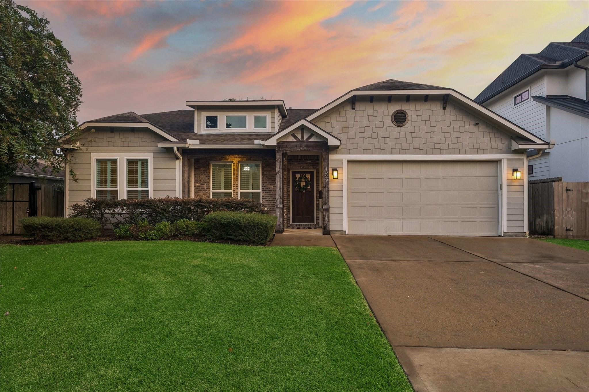 1329 Richelieu Lane — photo