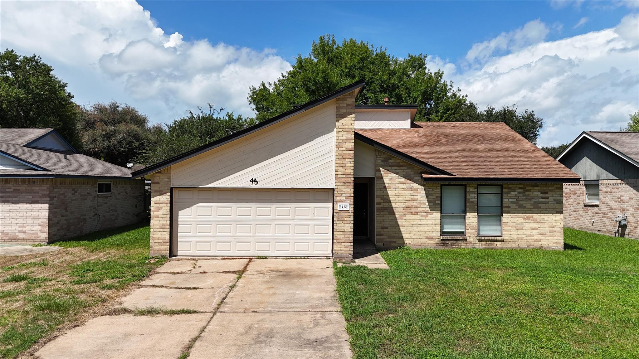 45 Ranch House Loop, Angleton, TX 77515 — photo 2